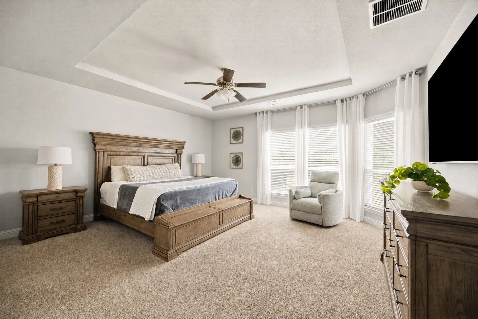 Single Family Residence For Sale in Collin County , 1528 Grace Lane, Wylie, Texas 75098, 5 Bedroom, 4 Bathroom, 2 Garage spaces, 3,963 Sqft, built in 2020, mls#21370457, Real Estate Agent in Wylie, Homes For Sale in Collin county, Homes For Sale in Wylie, Realtor in Wylie Texas, Real Estate Brokerage Independent Realty Texas, Luminita Cordes Realtor