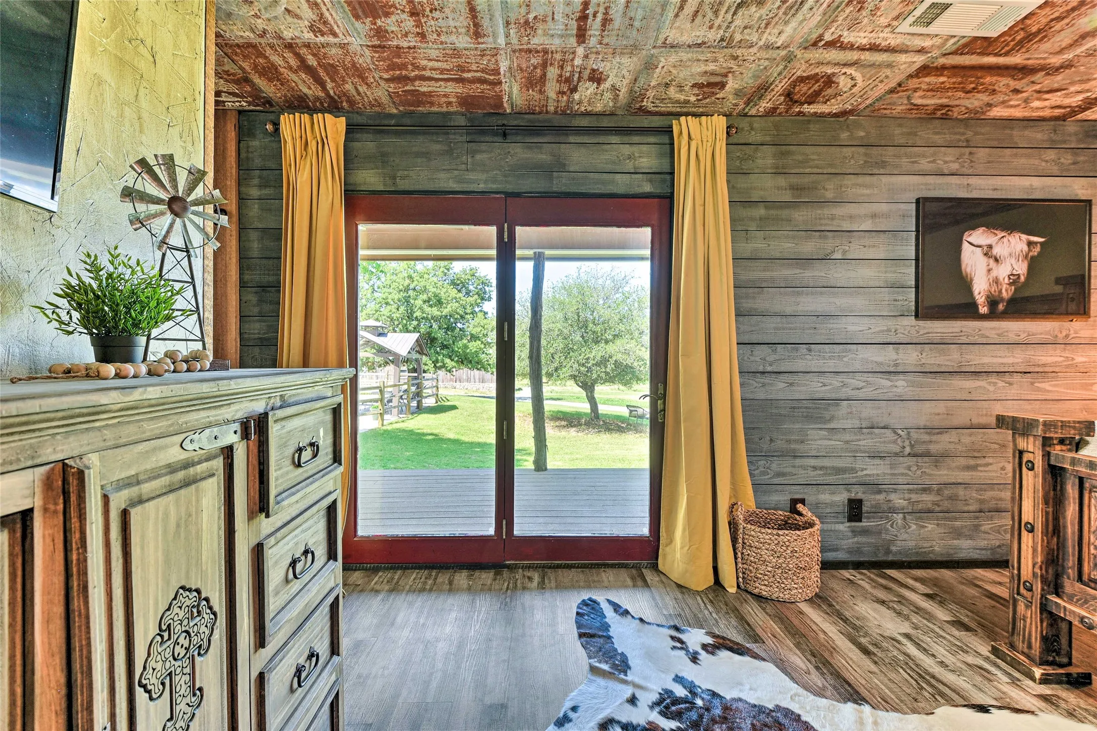 Single Family Residence For Sale in Montague County , 3112 Sunset School Road, Sunset, Texas 76270, 5 Bedroom, 6 Bathroom, Garage spaces, 4,318 Sqft, built in 1989, mls#21371129, Real Estate Agent in Sunset, Homes For Sale in Montague county, Homes For Sale in Sunset, Realtor in Sunset Texas, Real Estate Brokerage Independent Realty Texas, Luminita Cordes Realtor