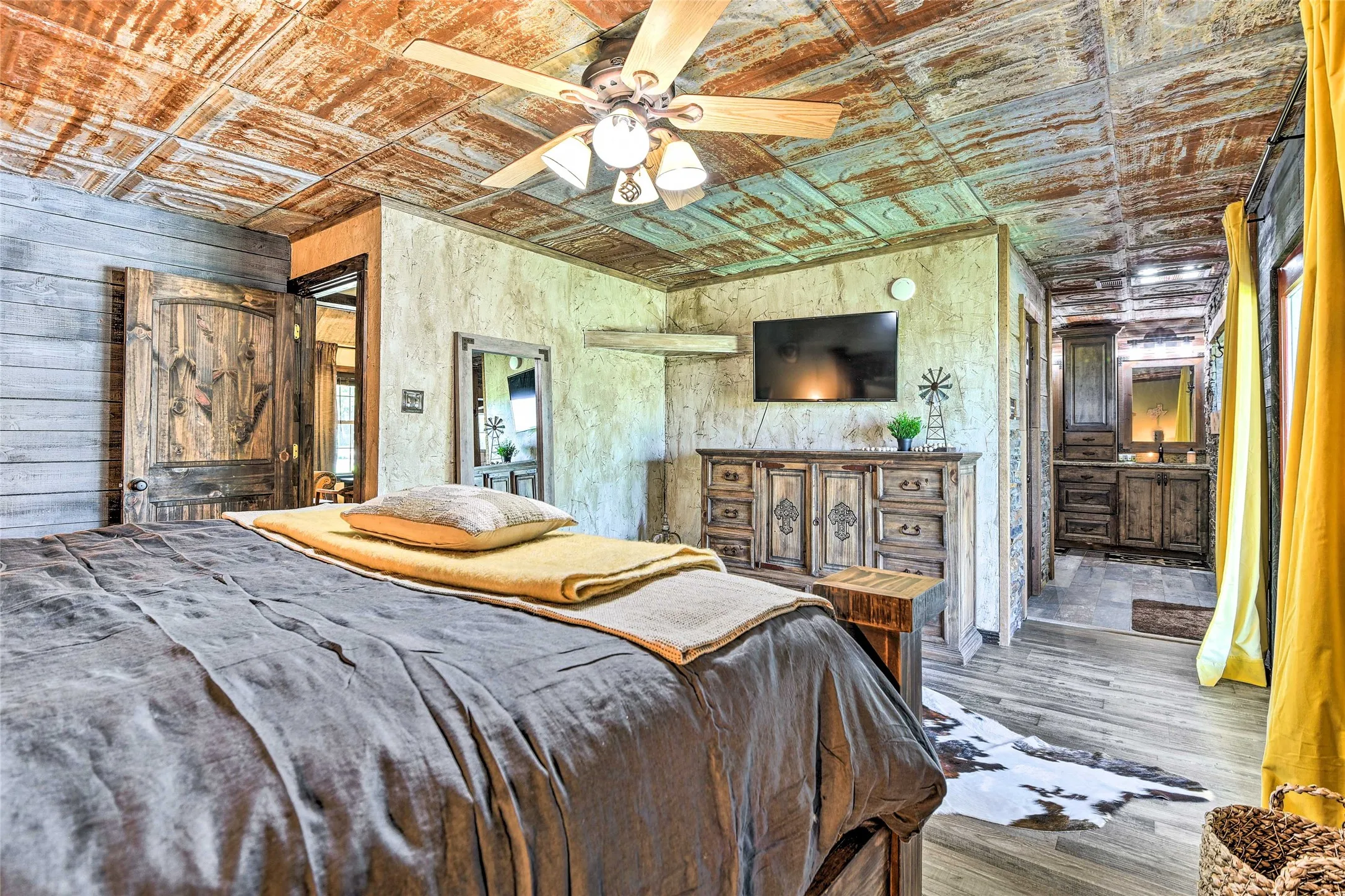 Single Family Residence For Sale in Montague County , 3112 Sunset School Road, Sunset, Texas 76270, 5 Bedroom, 6 Bathroom, Garage spaces, 4,318 Sqft, built in 1989, mls#21371129, Real Estate Agent in Sunset, Homes For Sale in Montague county, Homes For Sale in Sunset, Realtor in Sunset Texas, Real Estate Brokerage Independent Realty Texas, Luminita Cordes Realtor