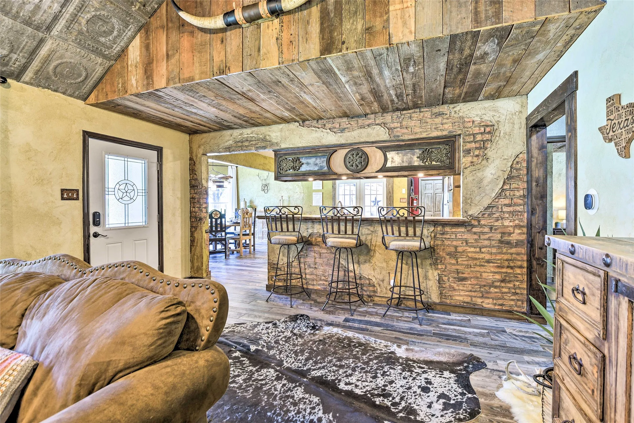 Single Family Residence For Sale in Montague County , 3112 Sunset School Road, Sunset, Texas 76270, 5 Bedroom, 6 Bathroom, Garage spaces, 4,318 Sqft, built in 1989, mls#21371129, Real Estate Agent in Sunset, Homes For Sale in Montague county, Homes For Sale in Sunset, Realtor in Sunset Texas, Real Estate Brokerage Independent Realty Texas, Luminita Cordes Realtor
