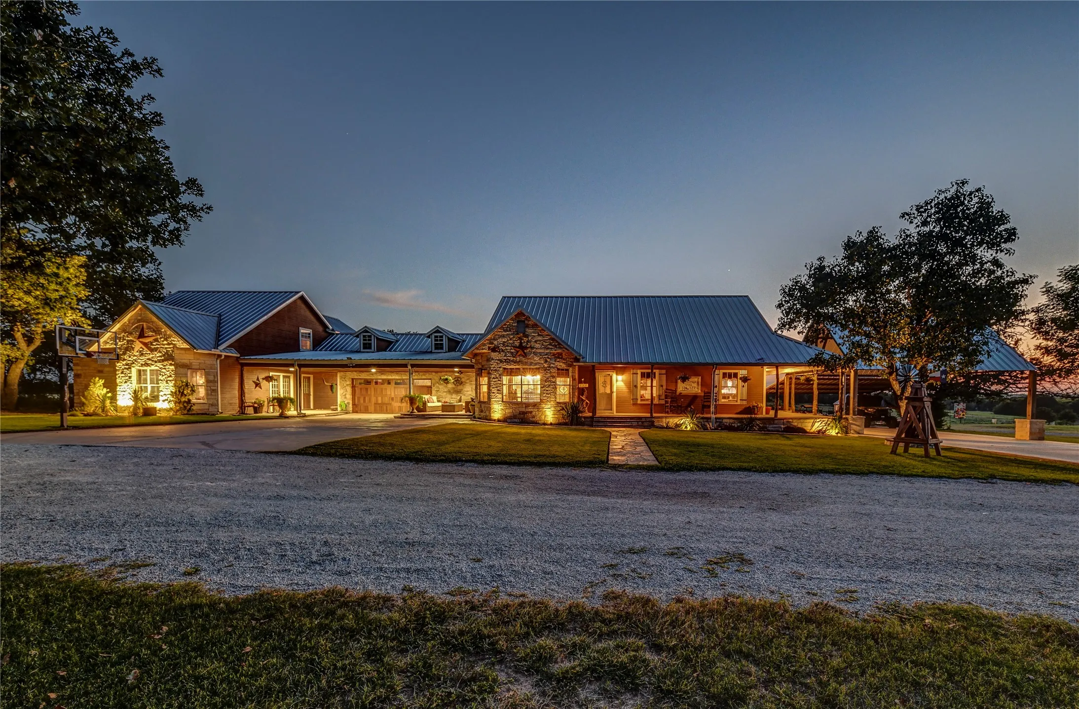Single Family Residence For Sale in Montague County , 3112 Sunset School Road, Sunset, Texas 76270, 5 Bedroom, 6 Bathroom, Garage spaces, 4,318 Sqft, built in 1989, mls#21371129, Real Estate Agent in Sunset, Homes For Sale in Montague county, Homes For Sale in Sunset, Realtor in Sunset Texas, Real Estate Brokerage Independent Realty Texas, Luminita Cordes Realtor