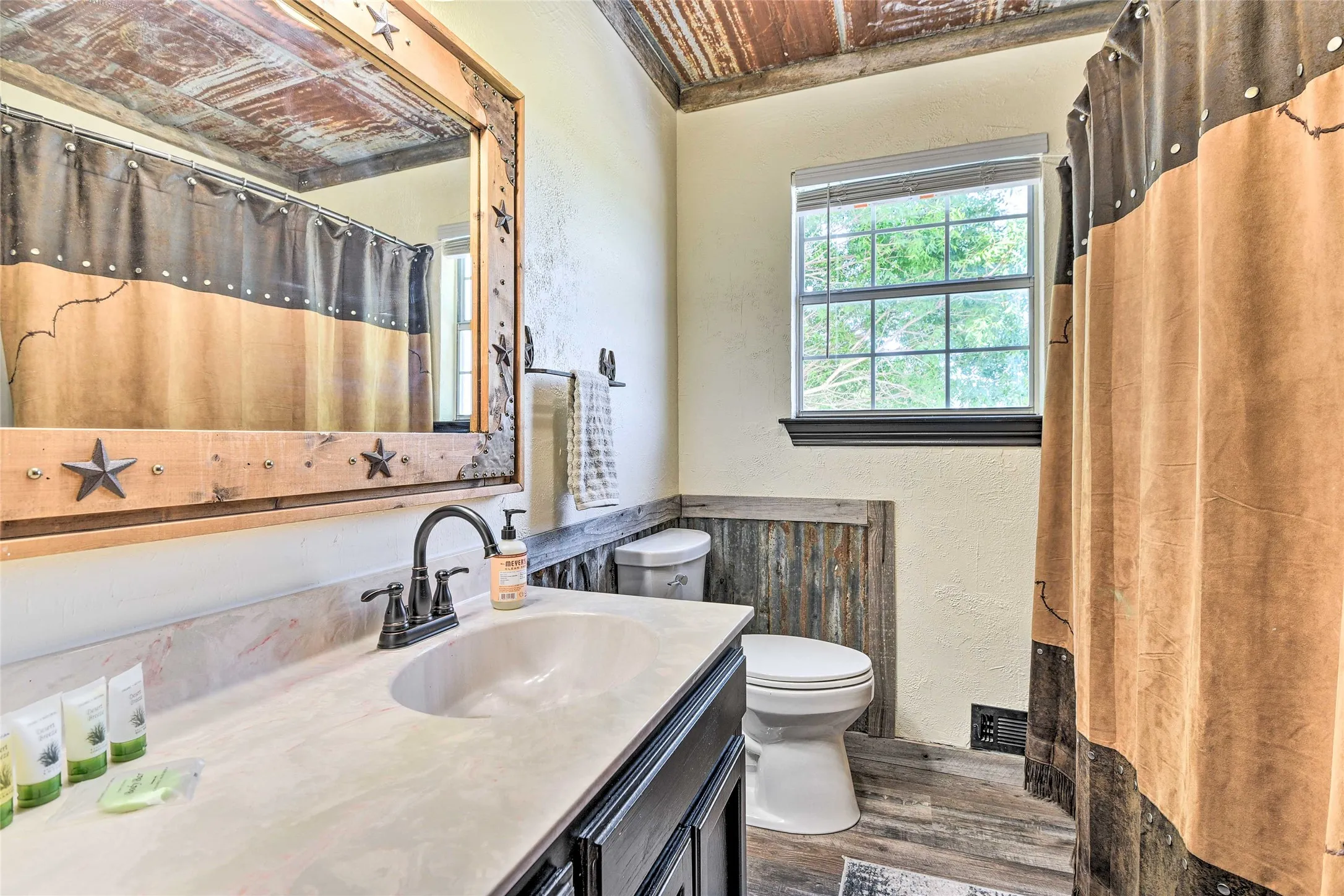 Single Family Residence For Sale in Montague County , 3112 Sunset School Road, Sunset, Texas 76270, 5 Bedroom, 6 Bathroom, Garage spaces, 4,318 Sqft, built in 1989, mls#21371129, Real Estate Agent in Sunset, Homes For Sale in Montague county, Homes For Sale in Sunset, Realtor in Sunset Texas, Real Estate Brokerage Independent Realty Texas, Luminita Cordes Realtor