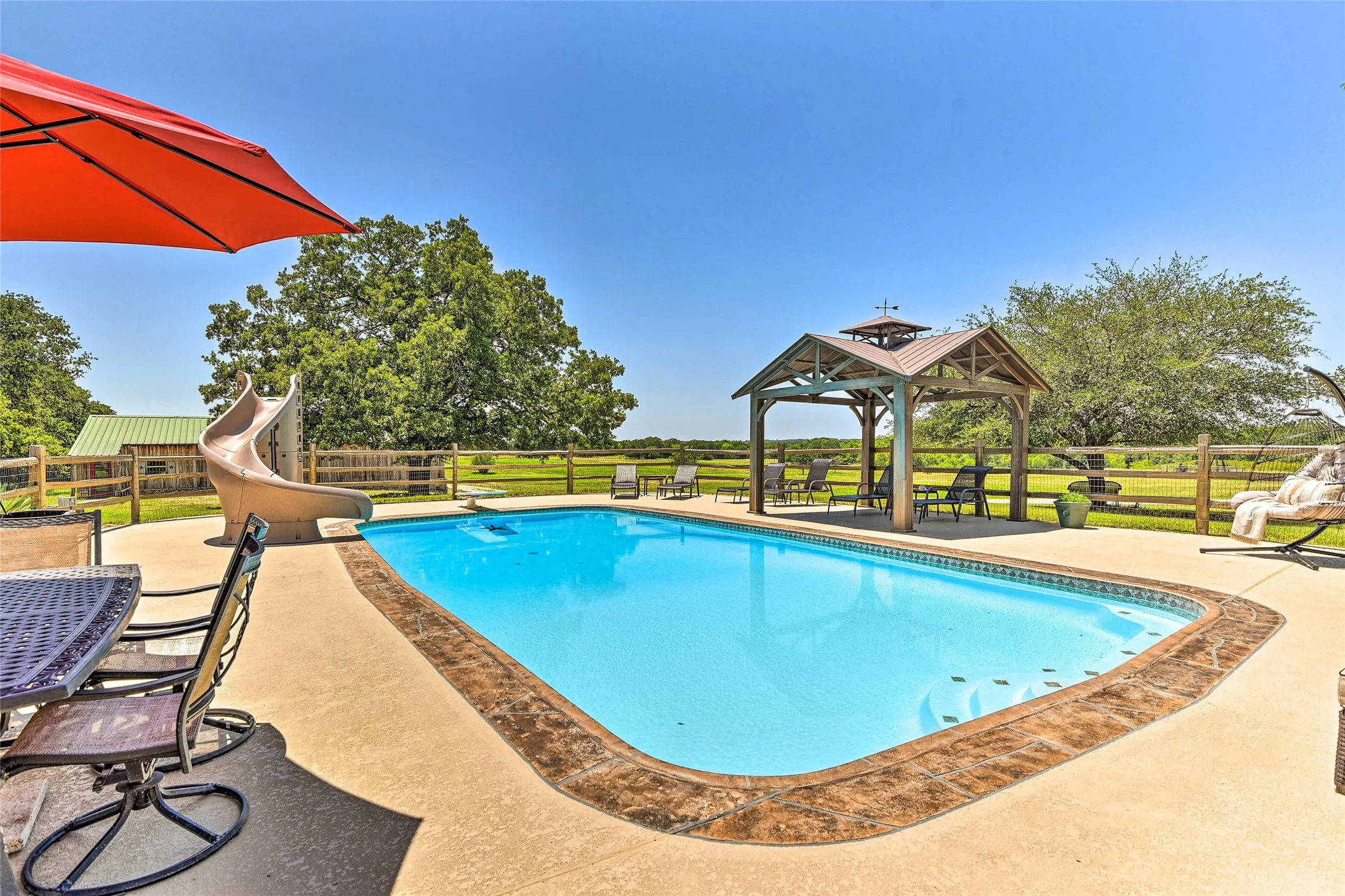 Single Family Residence For Sale in Montague County , 3112 Sunset School Road, Sunset, Texas 76270, 5 Bedroom, 6 Bathroom, Garage spaces, 4,318 Sqft, built in 1989, mls#21371129, Real Estate Agent in Sunset, Homes For Sale in Montague county, Homes For Sale in Sunset, Realtor in Sunset Texas, Real Estate Brokerage Independent Realty Texas, Luminita Cordes Realtor