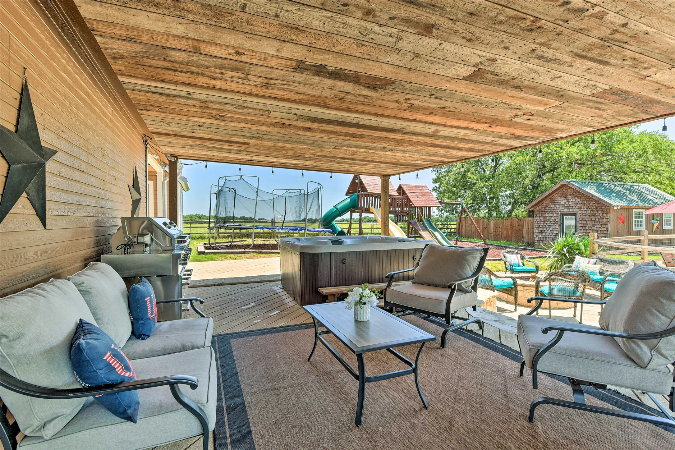 Single Family Residence For Sale in Montague County , 3112 Sunset School Road, Sunset, Texas 76270, 5 Bedroom, 6 Bathroom, Garage spaces, 4,318 Sqft, built in 1989, mls#21371129, Real Estate Agent in Sunset, Homes For Sale in Montague county, Homes For Sale in Sunset, Realtor in Sunset Texas, Real Estate Brokerage Independent Realty Texas, Luminita Cordes Realtor