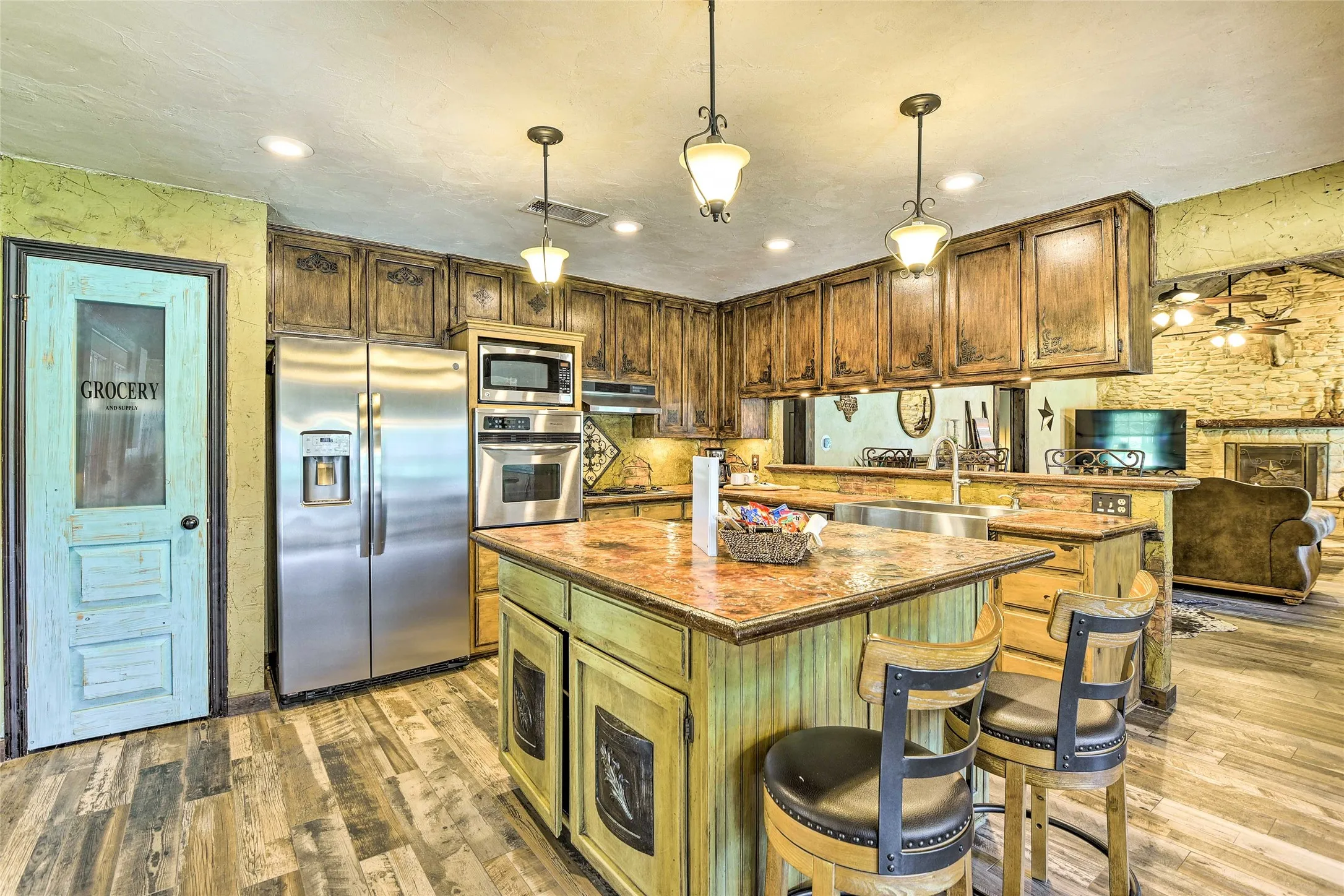 Single Family Residence For Sale in Montague County , 3112 Sunset School Road, Sunset, Texas 76270, 5 Bedroom, 6 Bathroom, Garage spaces, 4,318 Sqft, built in 1989, mls#21371129, Real Estate Agent in Sunset, Homes For Sale in Montague county, Homes For Sale in Sunset, Realtor in Sunset Texas, Real Estate Brokerage Independent Realty Texas, Luminita Cordes Realtor