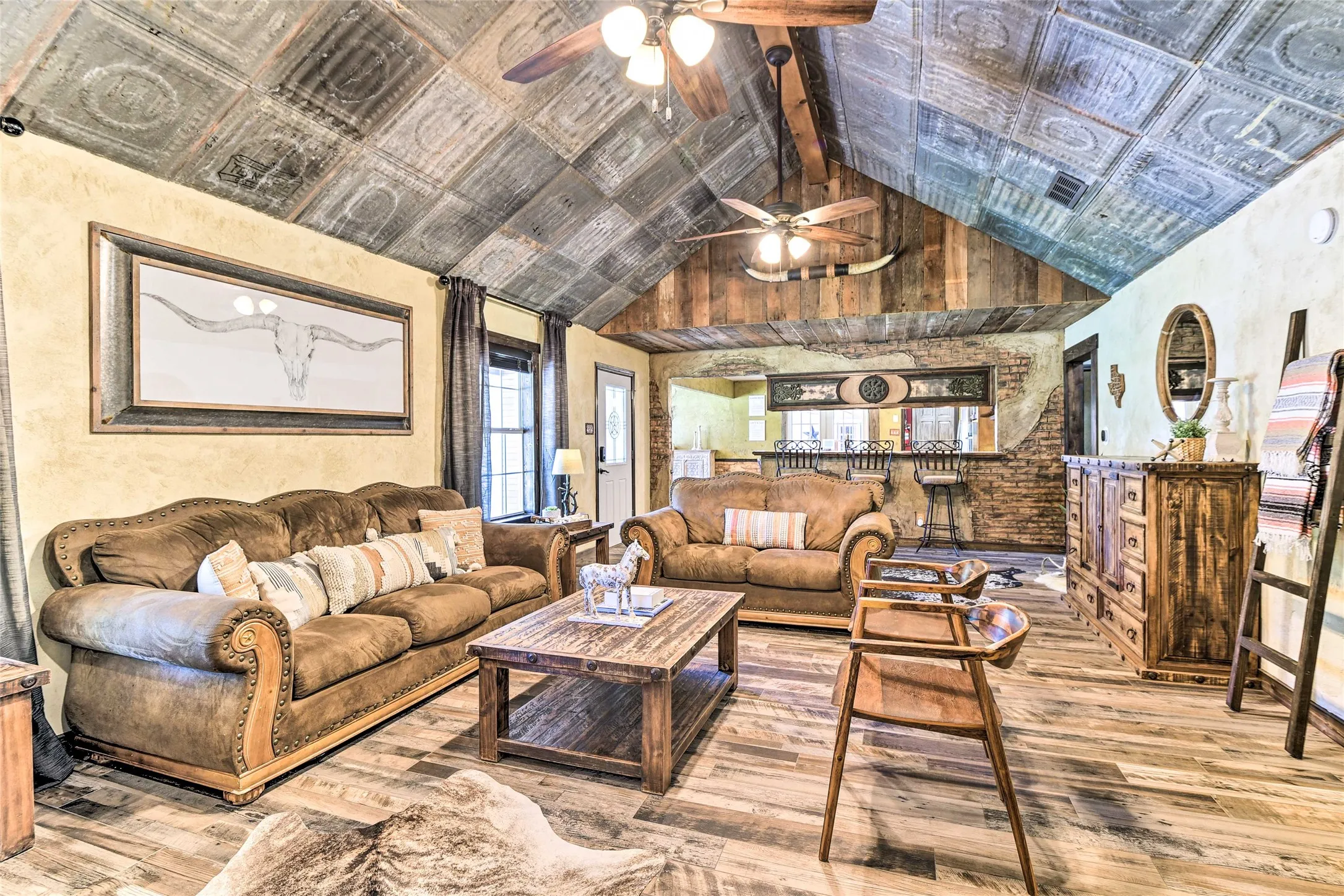 Single Family Residence For Sale in Montague County , 3112 Sunset School Road, Sunset, Texas 76270, 5 Bedroom, 6 Bathroom, Garage spaces, 4,318 Sqft, built in 1989, mls#21371129, Real Estate Agent in Sunset, Homes For Sale in Montague county, Homes For Sale in Sunset, Realtor in Sunset Texas, Real Estate Brokerage Independent Realty Texas, Luminita Cordes Realtor