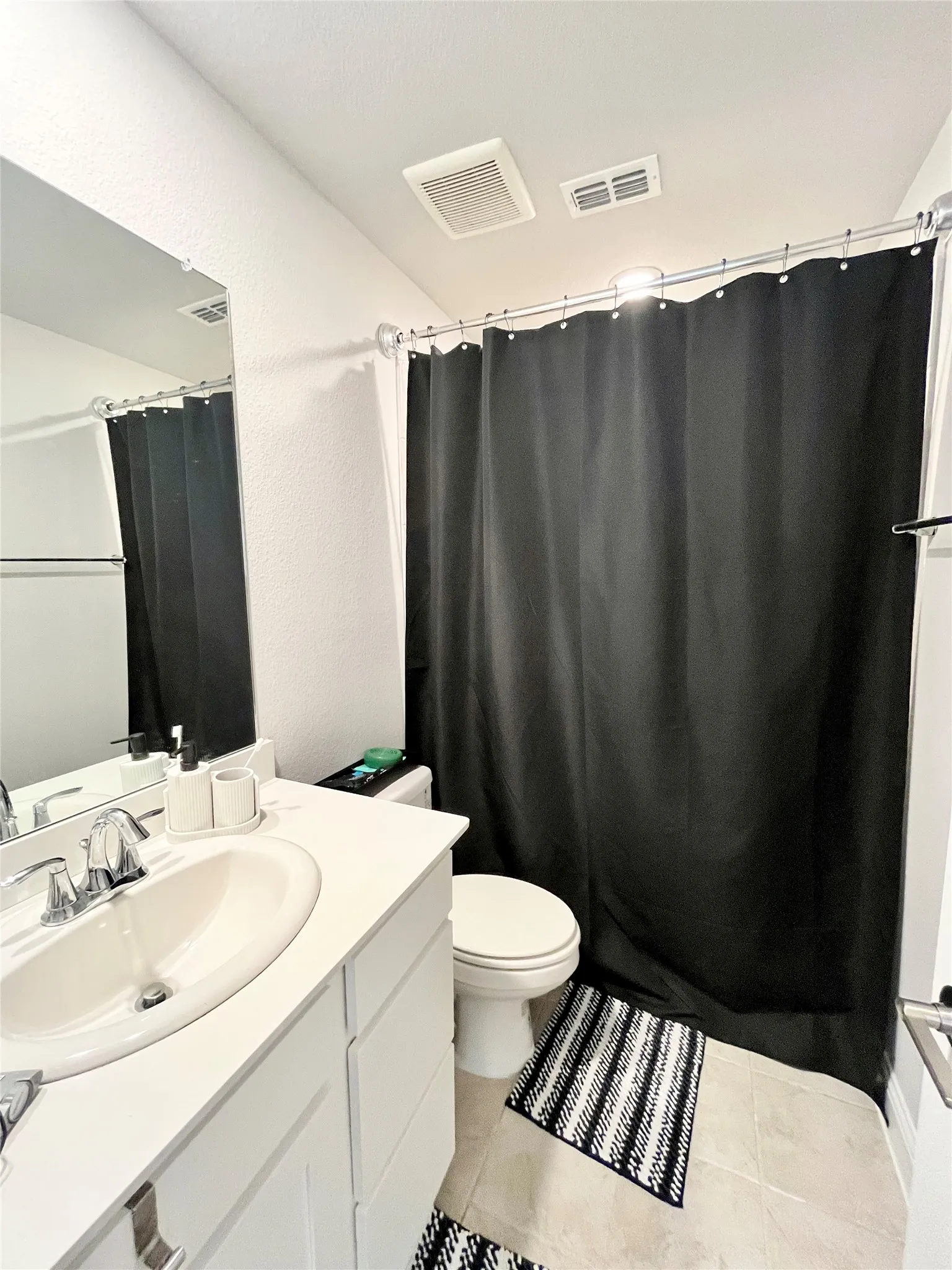 Townhouse For Rent in Tarrant County , 131 Peach Orchard Lane, Euless, Texas 76040, 3 Bedroom, 4 Bathroom, 2 Garage spaces, 1,948 Sqft, built in 2020, mls#21371168, Real Estate Agent in Euless, Homes For Rent in Tarrant county, Homes For Rent in Euless, Realtor in Euless Texas, Real Estate Brokerage Independent Realty Texas, Luminita Cordes Realtor