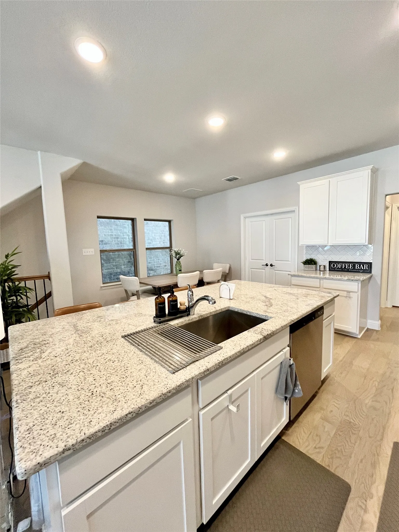 Townhouse For Rent in Tarrant County , 131 Peach Orchard Lane, Euless, Texas 76040, 3 Bedroom, 4 Bathroom, 2 Garage spaces, 1,948 Sqft, built in 2020, mls#21371168, Real Estate Agent in Euless, Homes For Rent in Tarrant county, Homes For Rent in Euless, Realtor in Euless Texas, Real Estate Brokerage Independent Realty Texas, Luminita Cordes Realtor