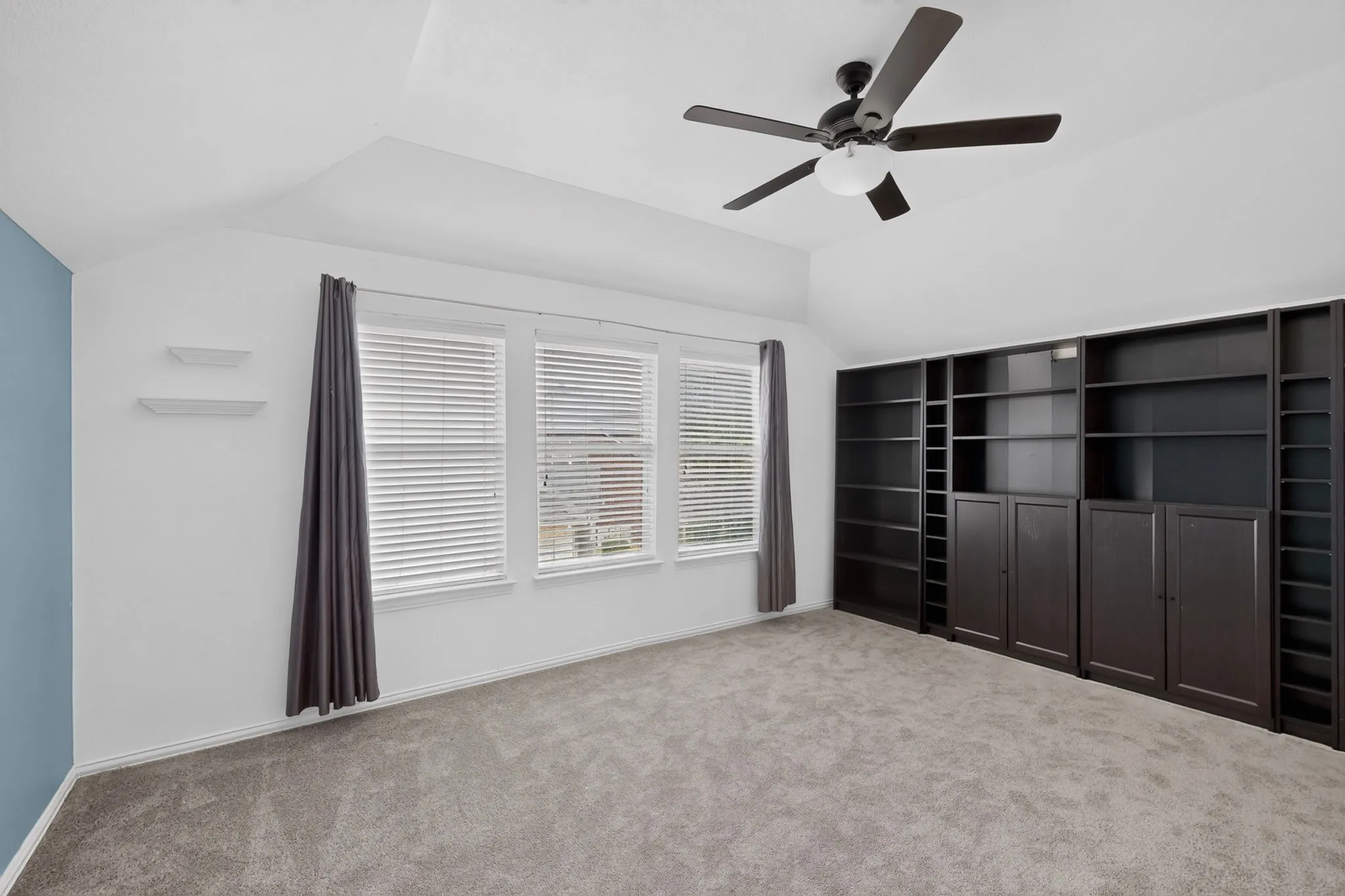 Single Family Residence For Sale in Tarrant County , 2420 Bent Trail, Mansfield, Texas 76063, 4 Bedroom, 2 Bathroom, 2 Garage spaces, 3,149 Sqft, built in 2004, mls#21369679, Real Estate Agent in Mansfield, Homes For Sale in Tarrant county, Homes For Sale in Mansfield, Realtor in Mansfield Texas, Real Estate Brokerage Independent Realty Texas, Luminita Cordes Realtor