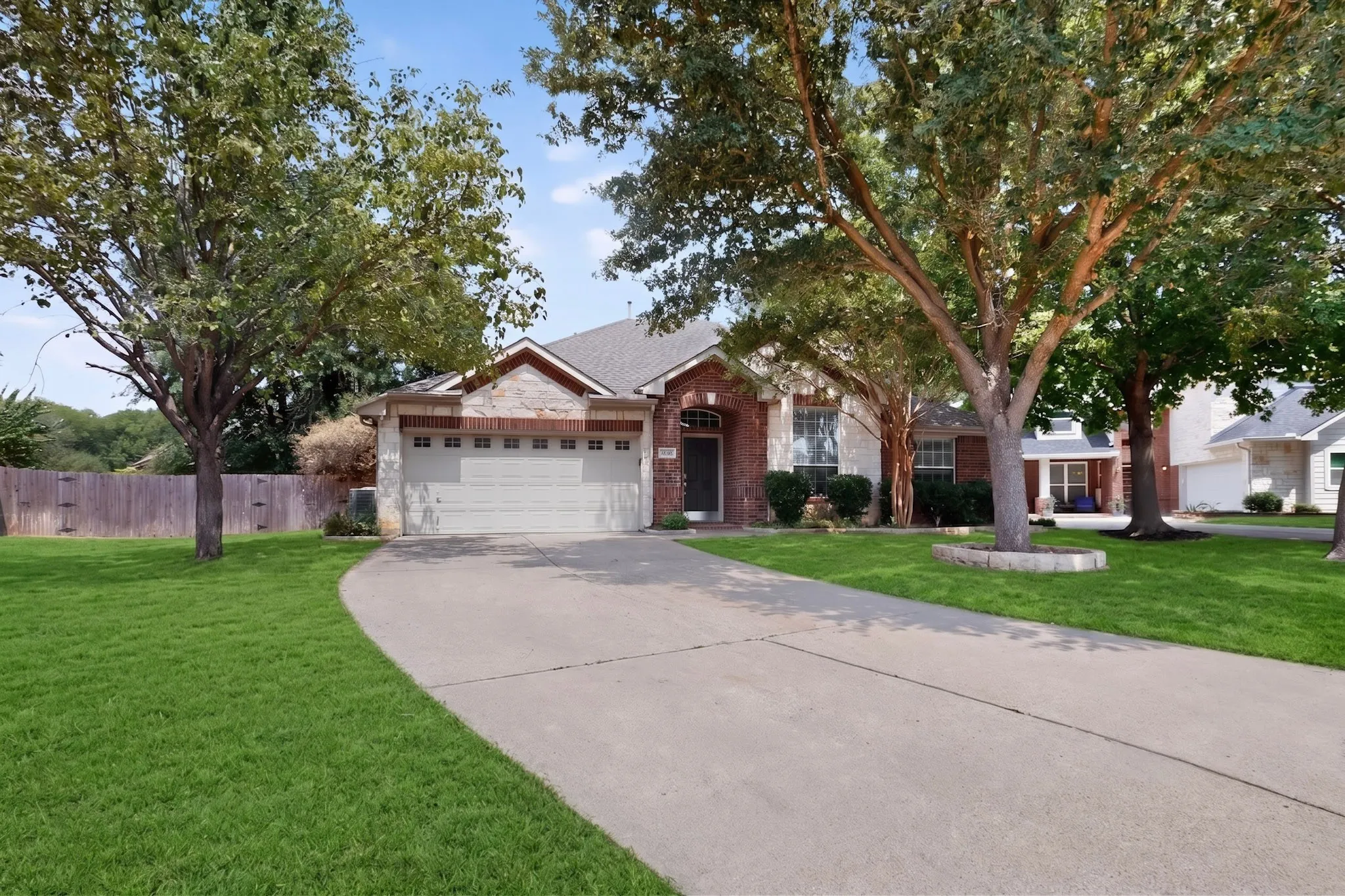 Single Family Residence For Sale in Tarrant County , 2420 Bent Trail, Mansfield, Texas 76063, 4 Bedroom, 2 Bathroom, 2 Garage spaces, 3,149 Sqft, built in 2004, mls#21369679, Real Estate Agent in Mansfield, Homes For Sale in Tarrant county, Homes For Sale in Mansfield, Realtor in Mansfield Texas, Real Estate Brokerage Independent Realty Texas, Luminita Cordes Realtor