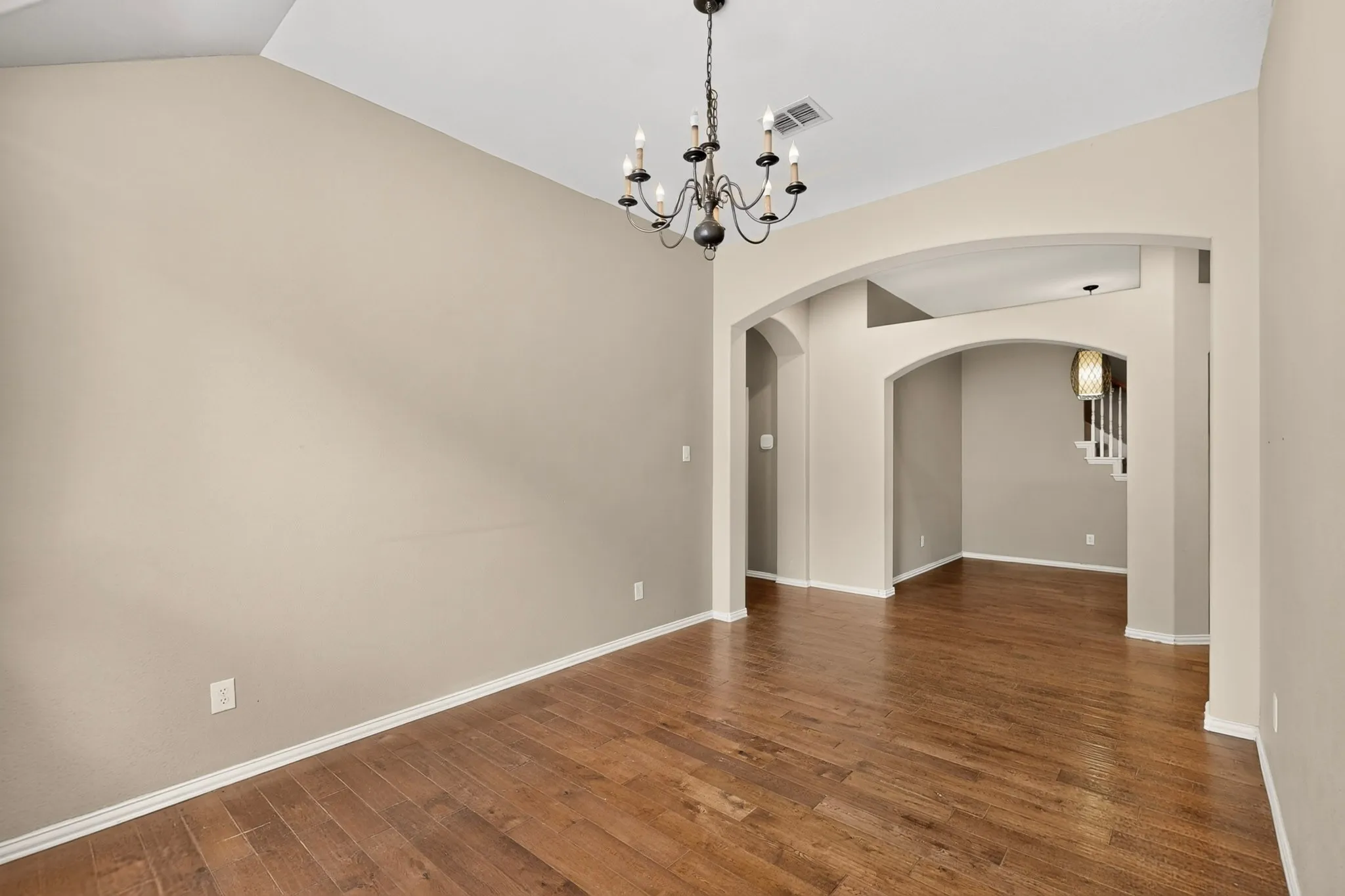 Single Family Residence For Sale in Tarrant County , 2420 Bent Trail, Mansfield, Texas 76063, 4 Bedroom, 2 Bathroom, 2 Garage spaces, 3,149 Sqft, built in 2004, mls#21369679, Real Estate Agent in Mansfield, Homes For Sale in Tarrant county, Homes For Sale in Mansfield, Realtor in Mansfield Texas, Real Estate Brokerage Independent Realty Texas, Luminita Cordes Realtor