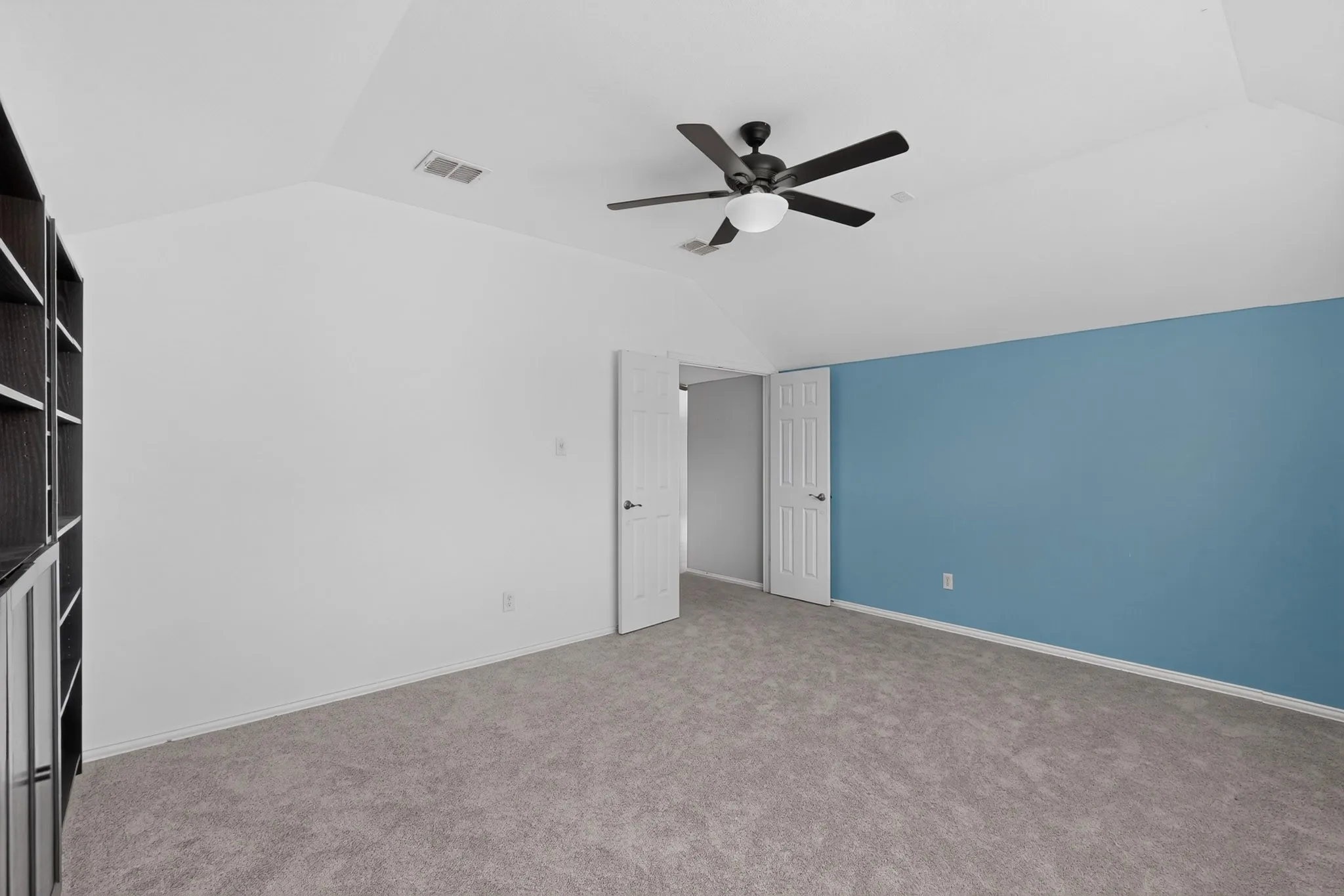 Single Family Residence For Sale in Tarrant County , 2420 Bent Trail, Mansfield, Texas 76063, 4 Bedroom, 2 Bathroom, 2 Garage spaces, 3,149 Sqft, built in 2004, mls#21369679, Real Estate Agent in Mansfield, Homes For Sale in Tarrant county, Homes For Sale in Mansfield, Realtor in Mansfield Texas, Real Estate Brokerage Independent Realty Texas, Luminita Cordes Realtor