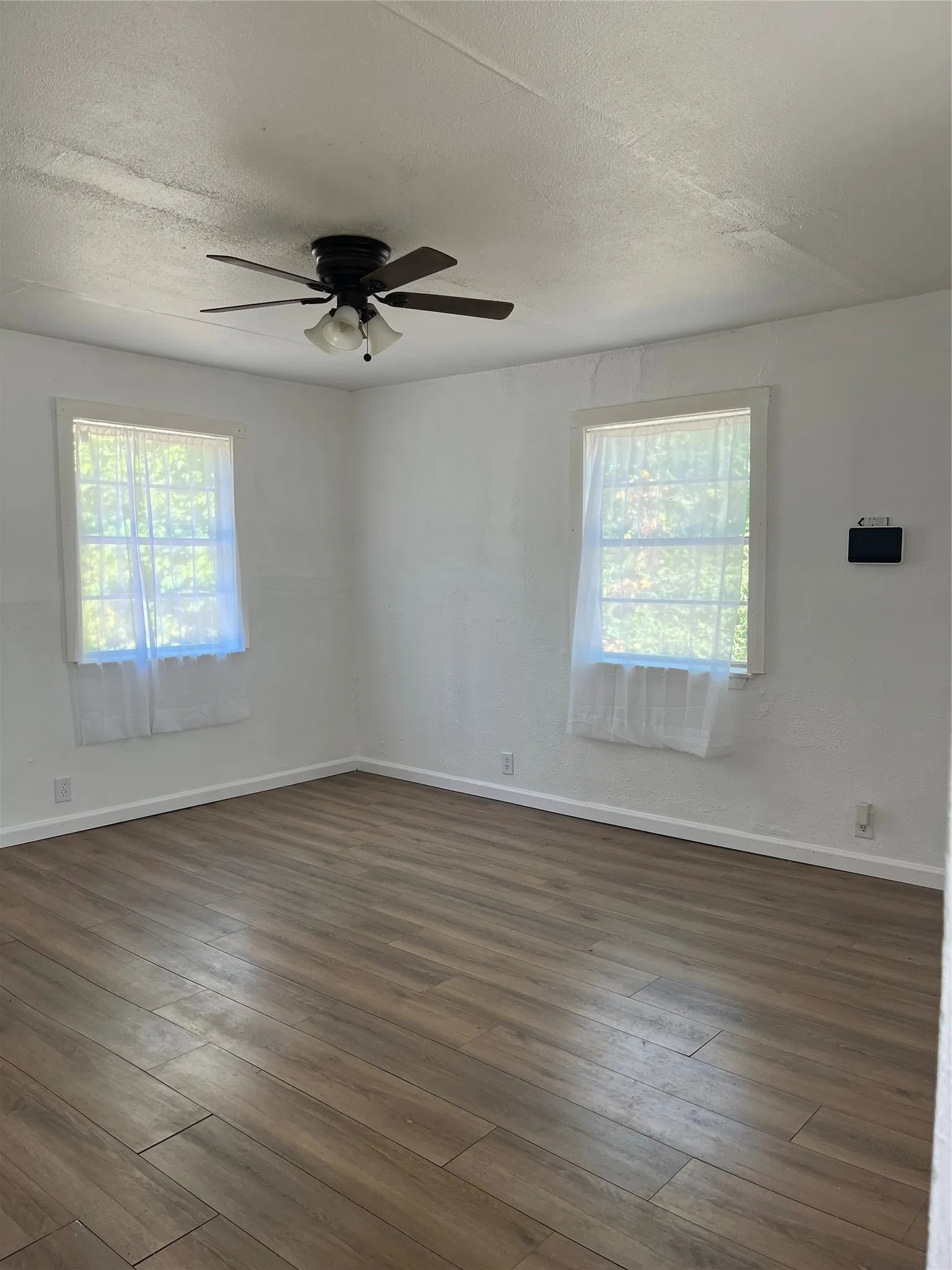 Single Family Residence For Rent in Grayson County , 505 E Shepherd Street, Denison, Texas 75021, 1 Bedroom, 1 Bathroom, Garage spaces, 548 Sqft, built in 1940, mls#21371152, Real Estate Agent in Denison, Homes For Rent in Grayson county, Homes For Rent in Denison, Realtor in Denison Texas, Real Estate Brokerage Independent Realty Texas, Luminita Cordes Realtor