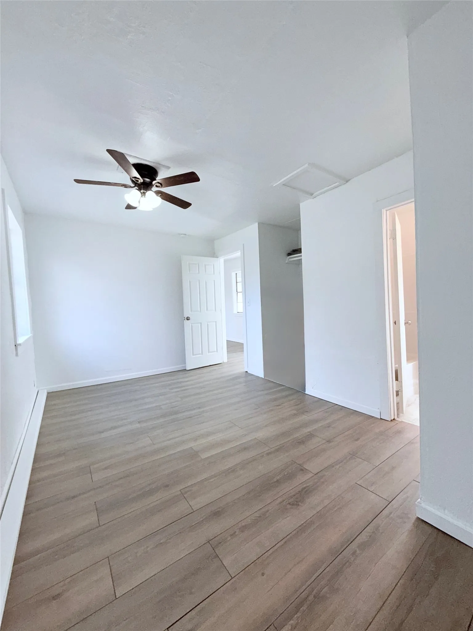 Single Family Residence For Rent in Grayson County , 505 E Shepherd Street, Denison, Texas 75021, 1 Bedroom, 1 Bathroom, Garage spaces, 548 Sqft, built in 1940, mls#21371152, Real Estate Agent in Denison, Homes For Rent in Grayson county, Homes For Rent in Denison, Realtor in Denison Texas, Real Estate Brokerage Independent Realty Texas, Luminita Cordes Realtor