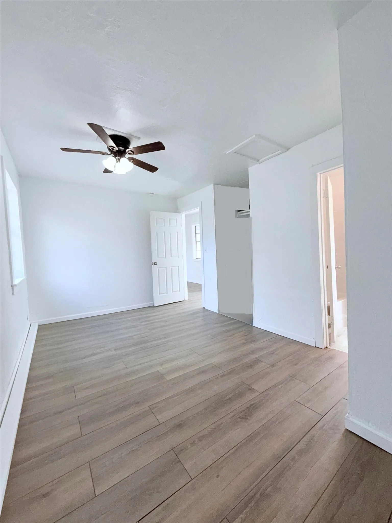 Single Family Residence For Rent in Grayson County , 505 E Shepherd Street, Denison, Texas 75021, 1 Bedroom, 1 Bathroom, Garage spaces, 548 Sqft, built in 1940, mls#21371152, Real Estate Agent in Denison, Homes For Rent in Grayson county, Homes For Rent in Denison, Realtor in Denison Texas, Real Estate Brokerage Independent Realty Texas, Luminita Cordes Realtor