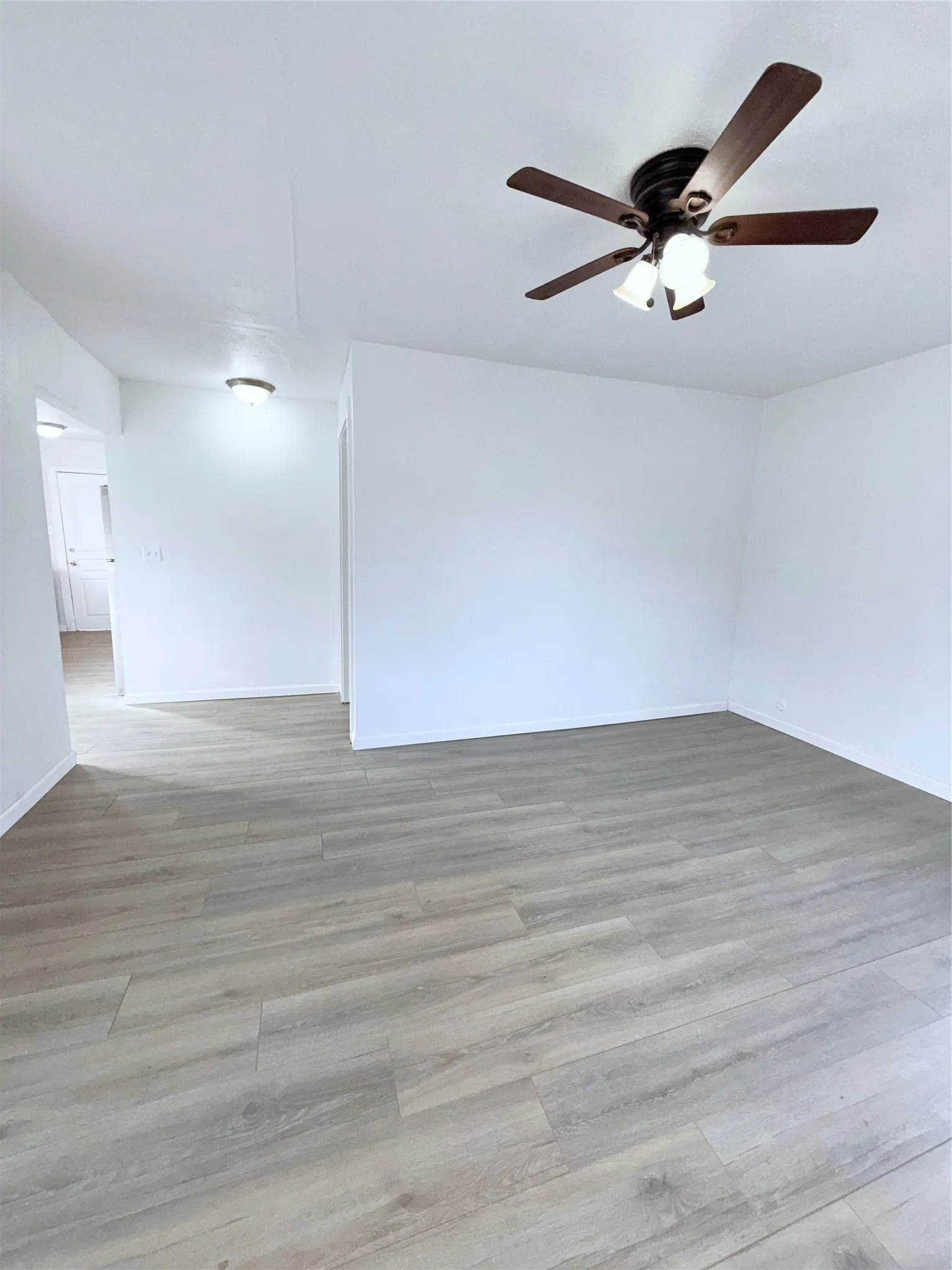 Single Family Residence For Rent in Grayson County , 505 E Shepherd Street, Denison, Texas 75021, 1 Bedroom, 1 Bathroom, Garage spaces, 548 Sqft, built in 1940, mls#21371152, Real Estate Agent in Denison, Homes For Rent in Grayson county, Homes For Rent in Denison, Realtor in Denison Texas, Real Estate Brokerage Independent Realty Texas, Luminita Cordes Realtor