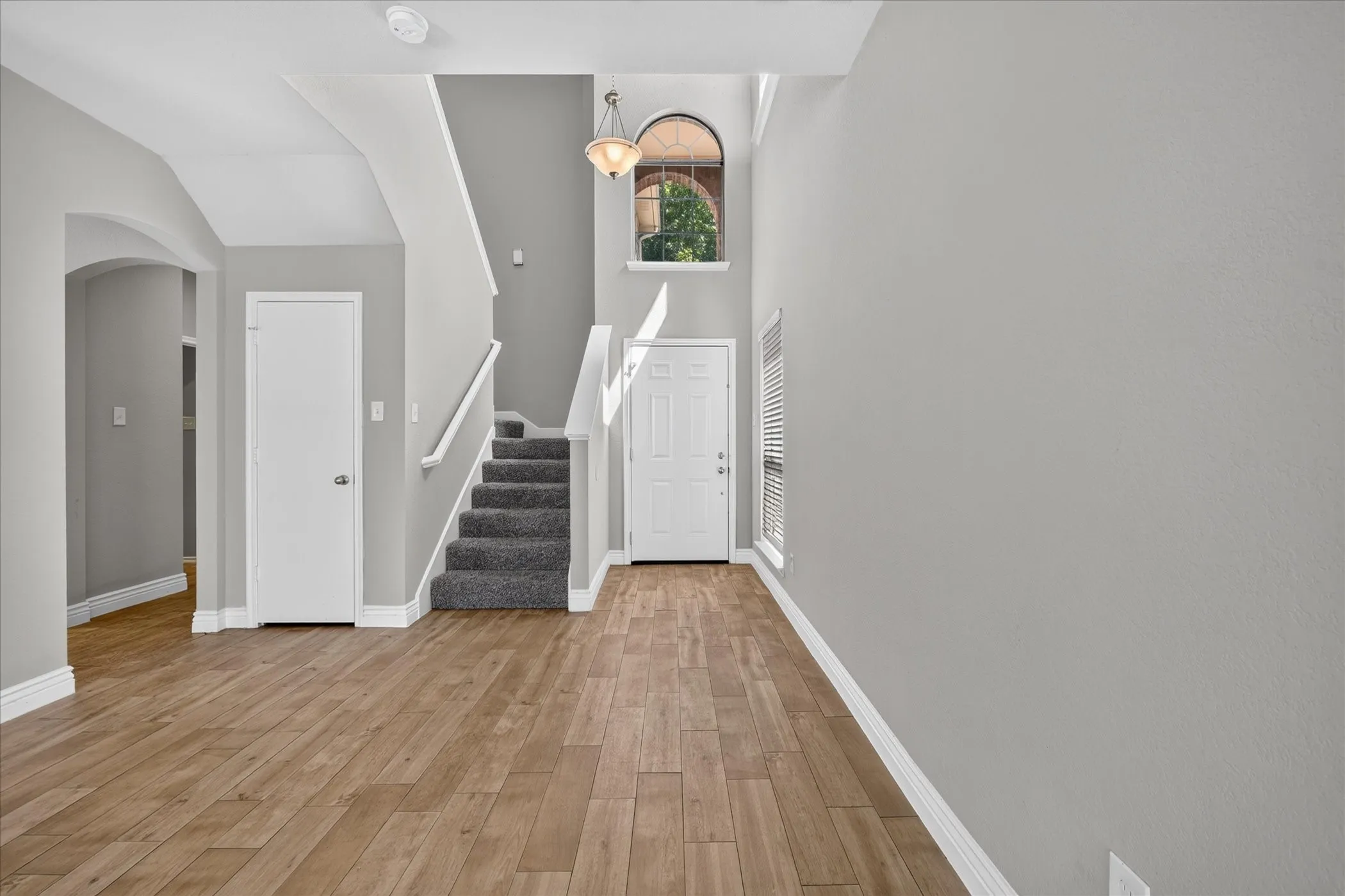 Single Family Residence For Rent in Tarrant County , 1133 Kielder Court, Fort Worth, Texas 76134, 3 Bedroom, 3 Bathroom, 2 Garage spaces, 1,774 Sqft, built in 2006, mls#21371173, Real Estate Agent in Fort Worth, Homes For Rent in Tarrant county, Homes For Rent in Fort Worth, Realtor in Fort Worth Texas, Real Estate Brokerage Independent Realty Texas, Luminita Cordes Realtor