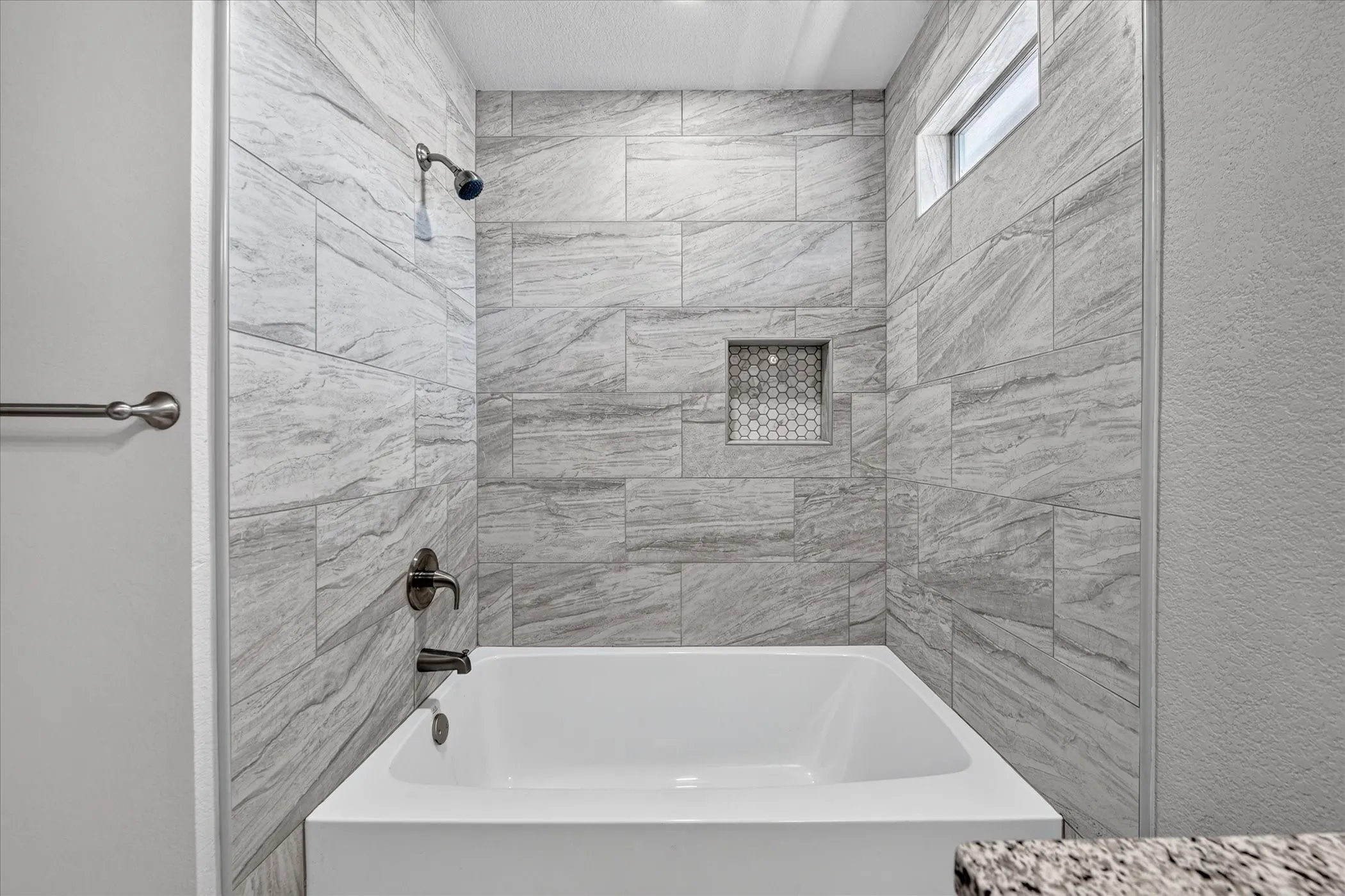 Single Family Residence For Rent in Tarrant County , 1133 Kielder Court, Fort Worth, Texas 76134, 3 Bedroom, 3 Bathroom, 2 Garage spaces, 1,774 Sqft, built in 2006, mls#21371173, Real Estate Agent in Fort Worth, Homes For Rent in Tarrant county, Homes For Rent in Fort Worth, Realtor in Fort Worth Texas, Real Estate Brokerage Independent Realty Texas, Luminita Cordes Realtor