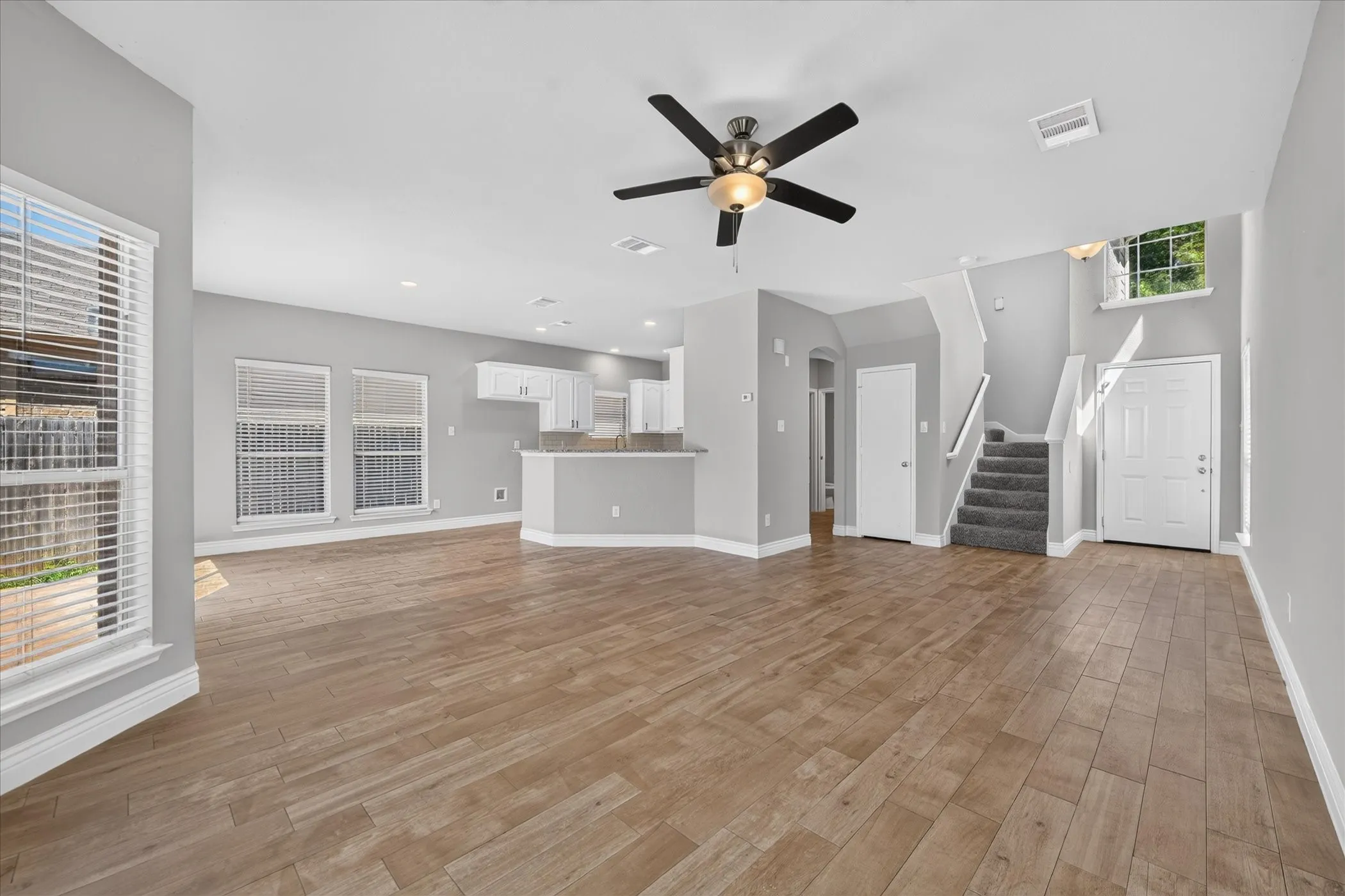 Single Family Residence For Rent in Tarrant County , 1133 Kielder Court, Fort Worth, Texas 76134, 3 Bedroom, 3 Bathroom, 2 Garage spaces, 1,774 Sqft, built in 2006, mls#21371173, Real Estate Agent in Fort Worth, Homes For Rent in Tarrant county, Homes For Rent in Fort Worth, Realtor in Fort Worth Texas, Real Estate Brokerage Independent Realty Texas, Luminita Cordes Realtor
