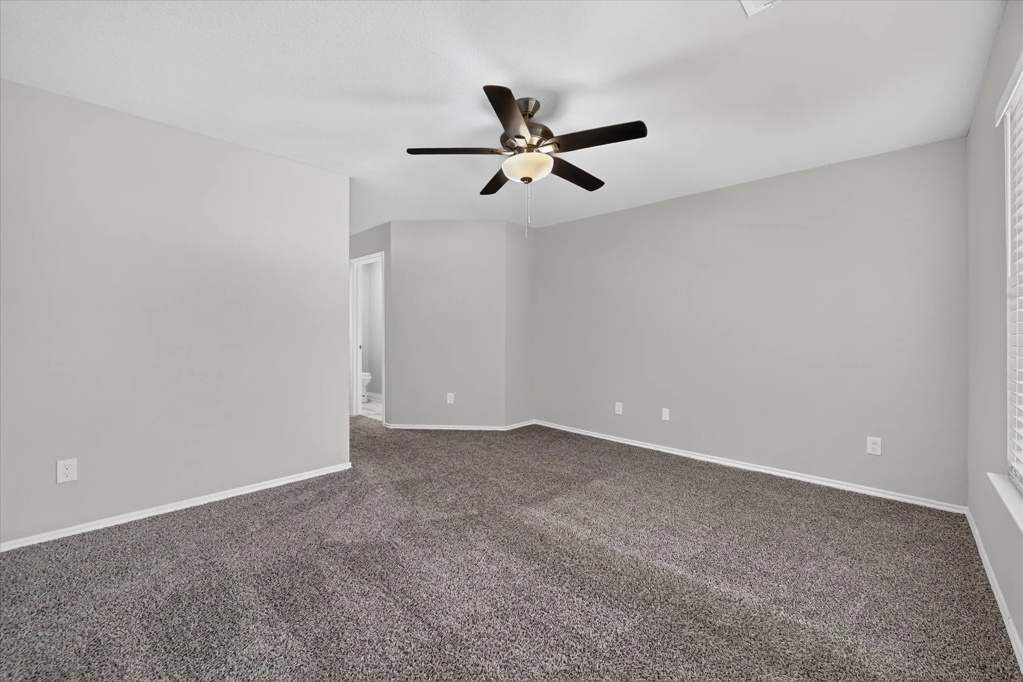 Single Family Residence For Rent in Tarrant County , 1133 Kielder Court, Fort Worth, Texas 76134, 3 Bedroom, 3 Bathroom, 2 Garage spaces, 1,774 Sqft, built in 2006, mls#21371173, Real Estate Agent in Fort Worth, Homes For Rent in Tarrant county, Homes For Rent in Fort Worth, Realtor in Fort Worth Texas, Real Estate Brokerage Independent Realty Texas, Luminita Cordes Realtor