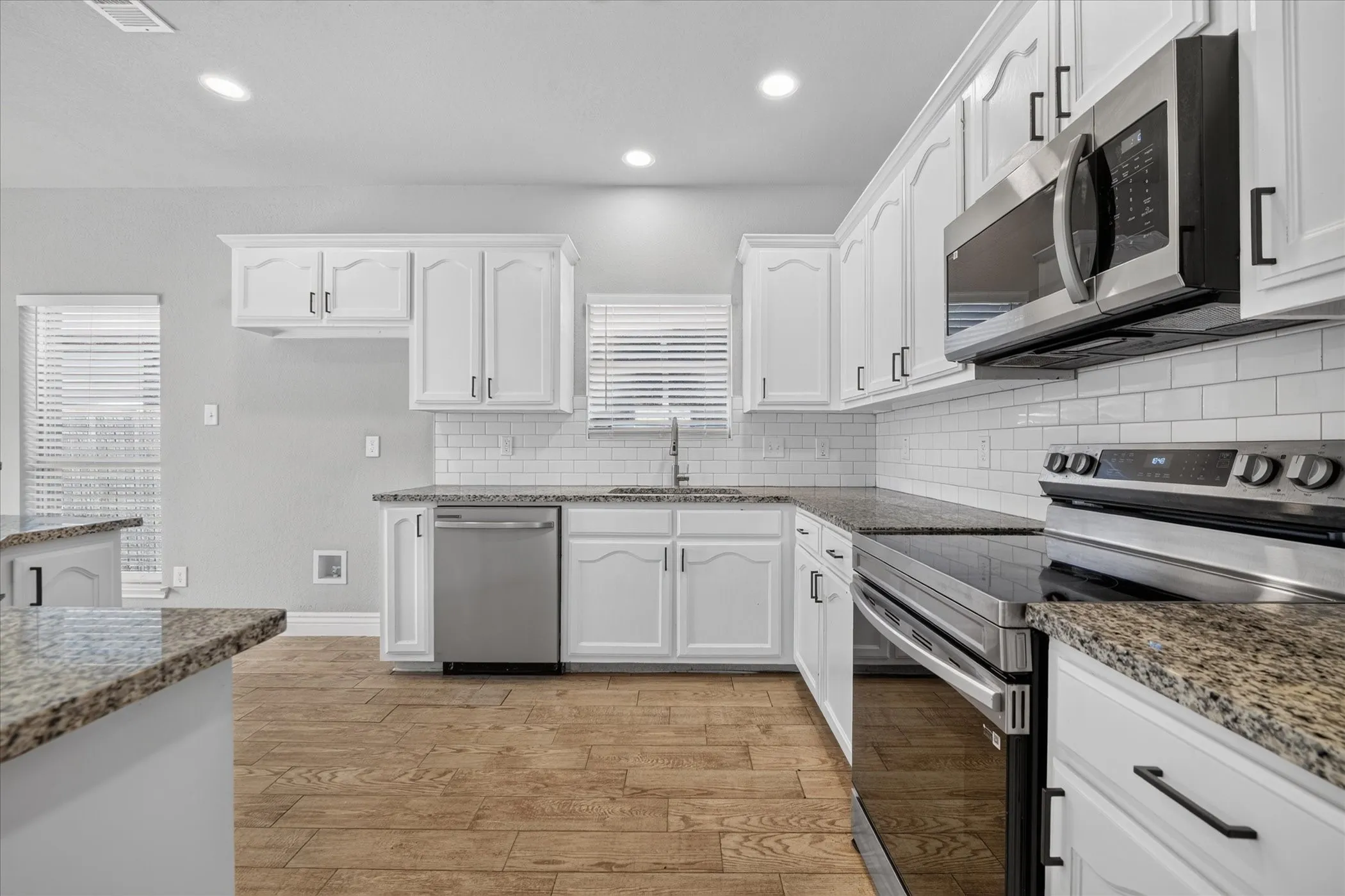 Single Family Residence For Rent in Tarrant County , 1133 Kielder Court, Fort Worth, Texas 76134, 3 Bedroom, 3 Bathroom, 2 Garage spaces, 1,774 Sqft, built in 2006, mls#21371173, Real Estate Agent in Fort Worth, Homes For Rent in Tarrant county, Homes For Rent in Fort Worth, Realtor in Fort Worth Texas, Real Estate Brokerage Independent Realty Texas, Luminita Cordes Realtor