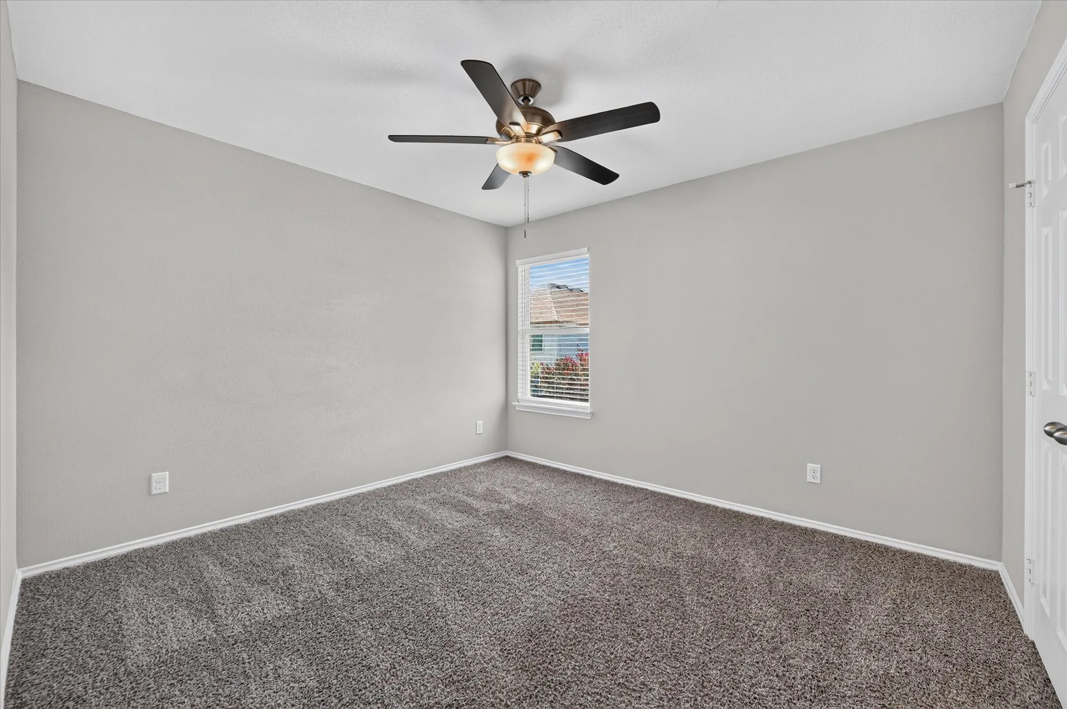 Single Family Residence For Rent in Tarrant County , 1133 Kielder Court, Fort Worth, Texas 76134, 3 Bedroom, 3 Bathroom, 2 Garage spaces, 1,774 Sqft, built in 2006, mls#21371173, Real Estate Agent in Fort Worth, Homes For Rent in Tarrant county, Homes For Rent in Fort Worth, Realtor in Fort Worth Texas, Real Estate Brokerage Independent Realty Texas, Luminita Cordes Realtor