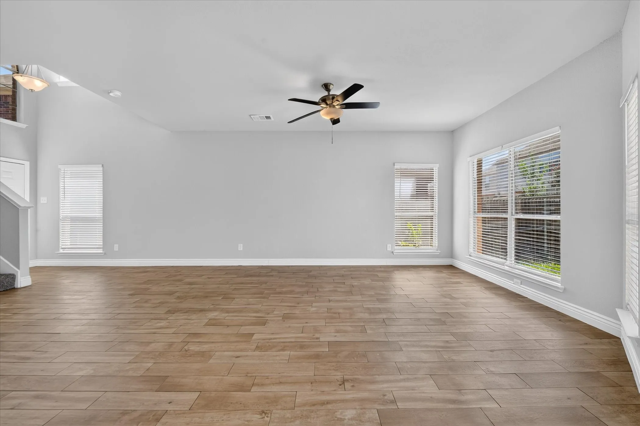 Single Family Residence For Rent in Tarrant County , 1133 Kielder Court, Fort Worth, Texas 76134, 3 Bedroom, 3 Bathroom, 2 Garage spaces, 1,774 Sqft, built in 2006, mls#21371173, Real Estate Agent in Fort Worth, Homes For Rent in Tarrant county, Homes For Rent in Fort Worth, Realtor in Fort Worth Texas, Real Estate Brokerage Independent Realty Texas, Luminita Cordes Realtor
