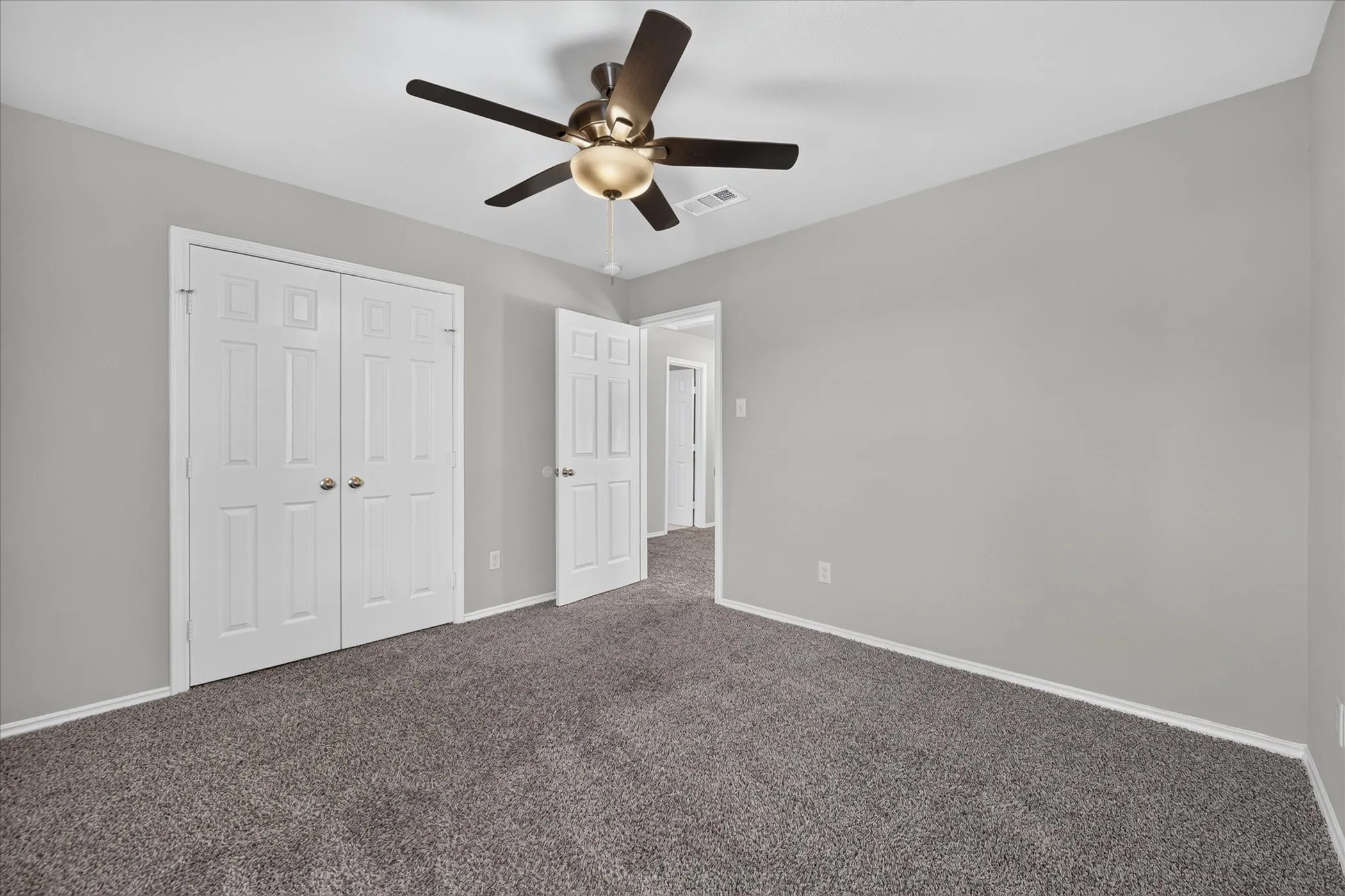 Single Family Residence For Rent in Tarrant County , 1133 Kielder Court, Fort Worth, Texas 76134, 3 Bedroom, 3 Bathroom, 2 Garage spaces, 1,774 Sqft, built in 2006, mls#21371173, Real Estate Agent in Fort Worth, Homes For Rent in Tarrant county, Homes For Rent in Fort Worth, Realtor in Fort Worth Texas, Real Estate Brokerage Independent Realty Texas, Luminita Cordes Realtor