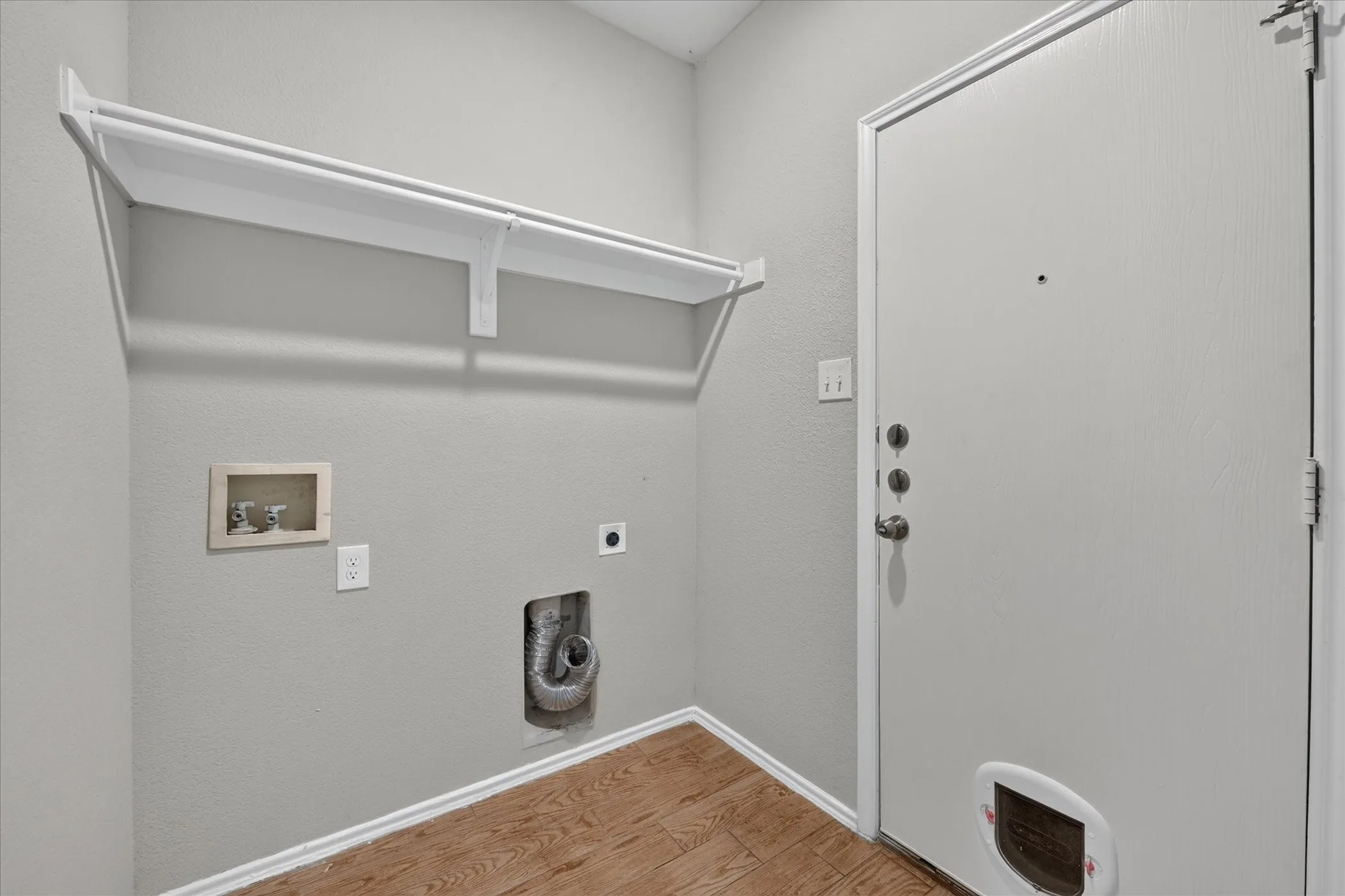 Single Family Residence For Rent in Tarrant County , 1133 Kielder Court, Fort Worth, Texas 76134, 3 Bedroom, 3 Bathroom, 2 Garage spaces, 1,774 Sqft, built in 2006, mls#21371173, Real Estate Agent in Fort Worth, Homes For Rent in Tarrant county, Homes For Rent in Fort Worth, Realtor in Fort Worth Texas, Real Estate Brokerage Independent Realty Texas, Luminita Cordes Realtor