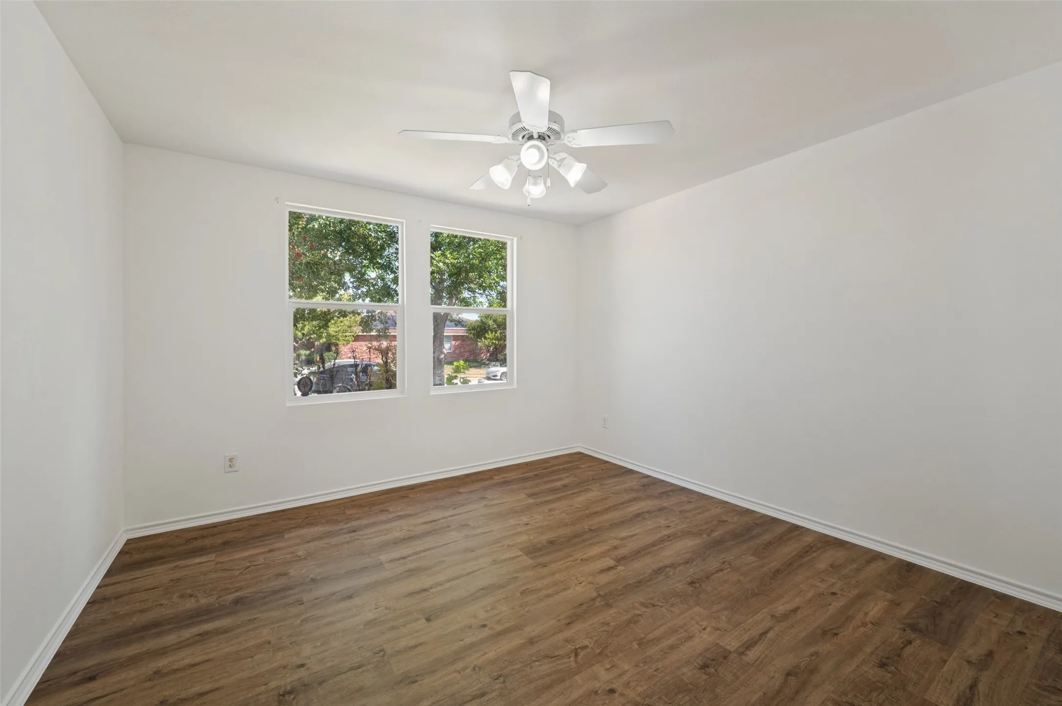 Single Family Residence For Rent in Collin County , 5221 Mountain Pointe Drive, Mc Kinney, Texas 75071, 3 Bedroom, 2 Bathroom, 2 Garage spaces, 1,532 Sqft, built in 2005, mls#21370412, Real Estate Agent in Mc Kinney, Homes For Rent in Collin county, Homes For Rent in Mc Kinney, Realtor in Mc Kinney Texas, Real Estate Brokerage Independent Realty Texas, Luminita Cordes Realtor