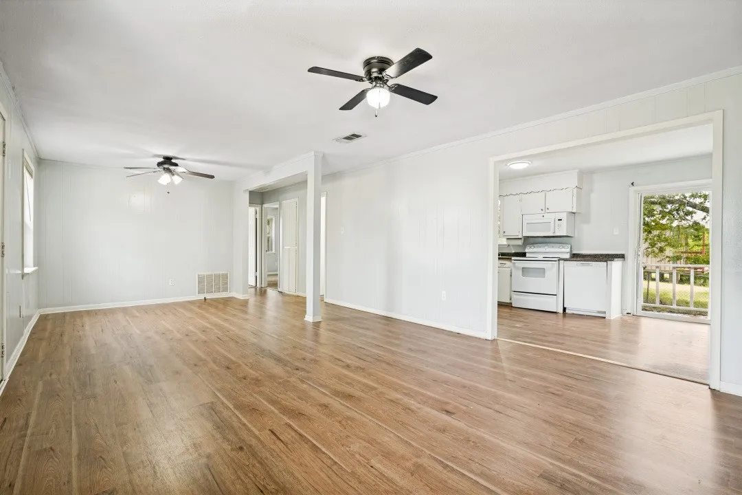 Single Family Residence For Rent in Hunt County , 1918 FM 36 S, Caddo Mills, Texas 75135, 3 Bedroom, 2 Bathroom, Garage spaces, 1,325 Sqft, built in 1983, mls#21368404, Real Estate Agent in Caddo Mills, Homes For Rent in Hunt county, Homes For Rent in Caddo Mills, Realtor in Caddo Mills Texas, Real Estate Brokerage Independent Realty Texas, Luminita Cordes Realtor