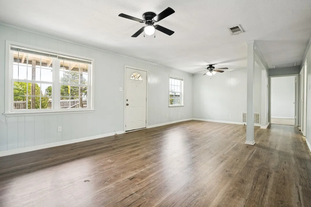 Single Family Residence For Rent in Hunt County , 1918 FM 36 S, Caddo Mills, Texas 75135, 3 Bedroom, 2 Bathroom, Garage spaces, 1,325 Sqft, built in 1983, mls#21368404, Real Estate Agent in Caddo Mills, Homes For Rent in Hunt county, Homes For Rent in Caddo Mills, Realtor in Caddo Mills Texas, Real Estate Brokerage Independent Realty Texas, Luminita Cordes Realtor