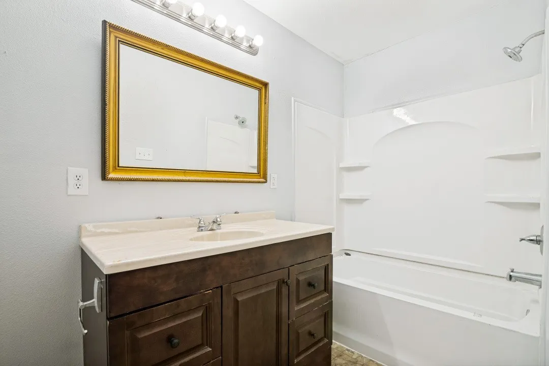 Single Family Residence For Rent in Hunt County , 1918 FM 36 S, Caddo Mills, Texas 75135, 3 Bedroom, 2 Bathroom, Garage spaces, 1,325 Sqft, built in 1983, mls#21368404, Real Estate Agent in Caddo Mills, Homes For Rent in Hunt county, Homes For Rent in Caddo Mills, Realtor in Caddo Mills Texas, Real Estate Brokerage Independent Realty Texas, Luminita Cordes Realtor