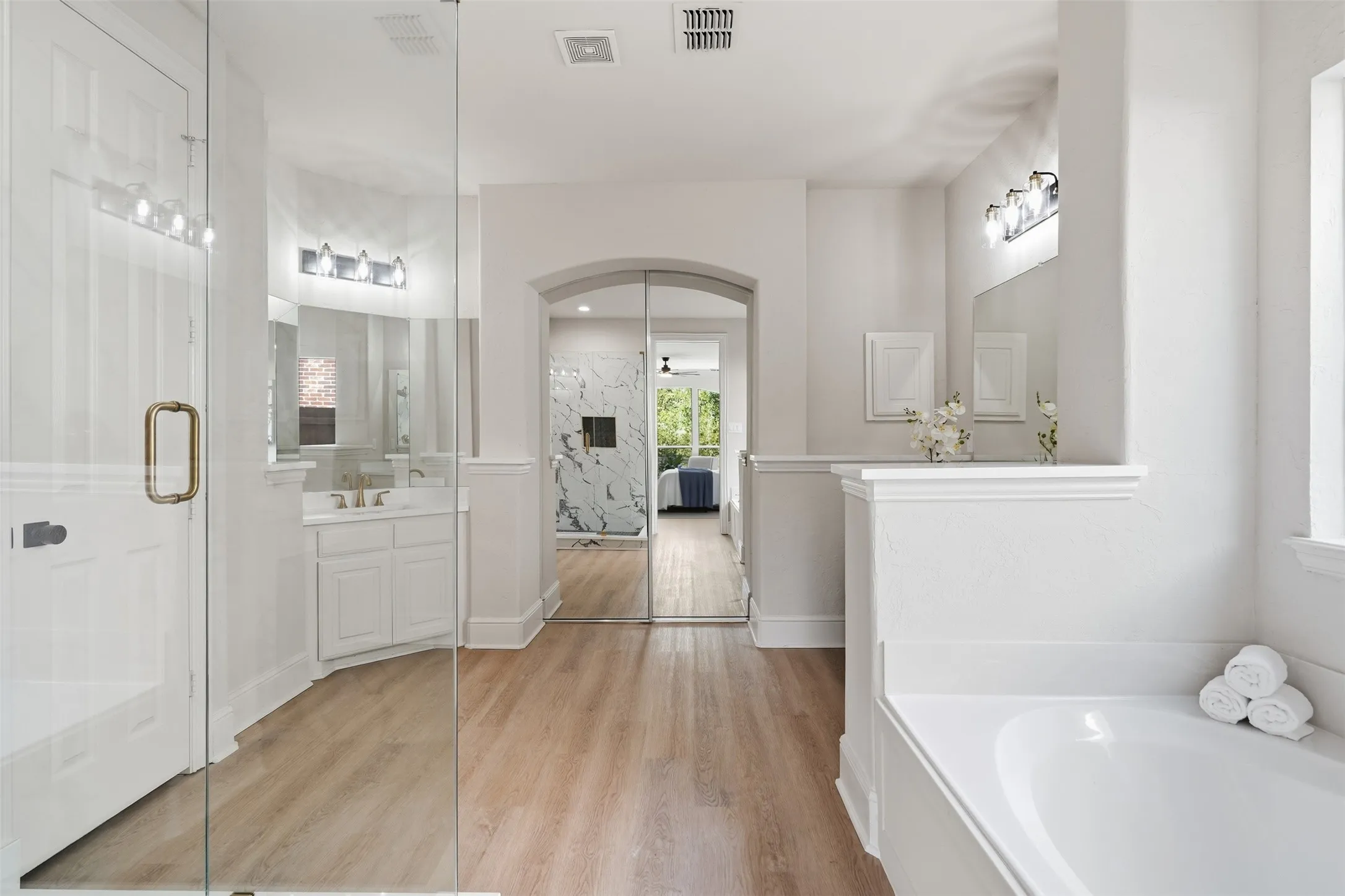 Single Family Residence For Sale in Dallas County , 1315 Valley Vista Drive, Irving, Texas 75063, 4 Bedroom, 3 Bathroom, 2 Garage spaces, 2,713 Sqft, built in 2006, mls#21371059, Real Estate Agent in Irving, Homes For Sale in Dallas county, Homes For Sale in Irving, Realtor in Irving Texas, Real Estate Brokerage Independent Realty Texas, Luminita Cordes Realtor