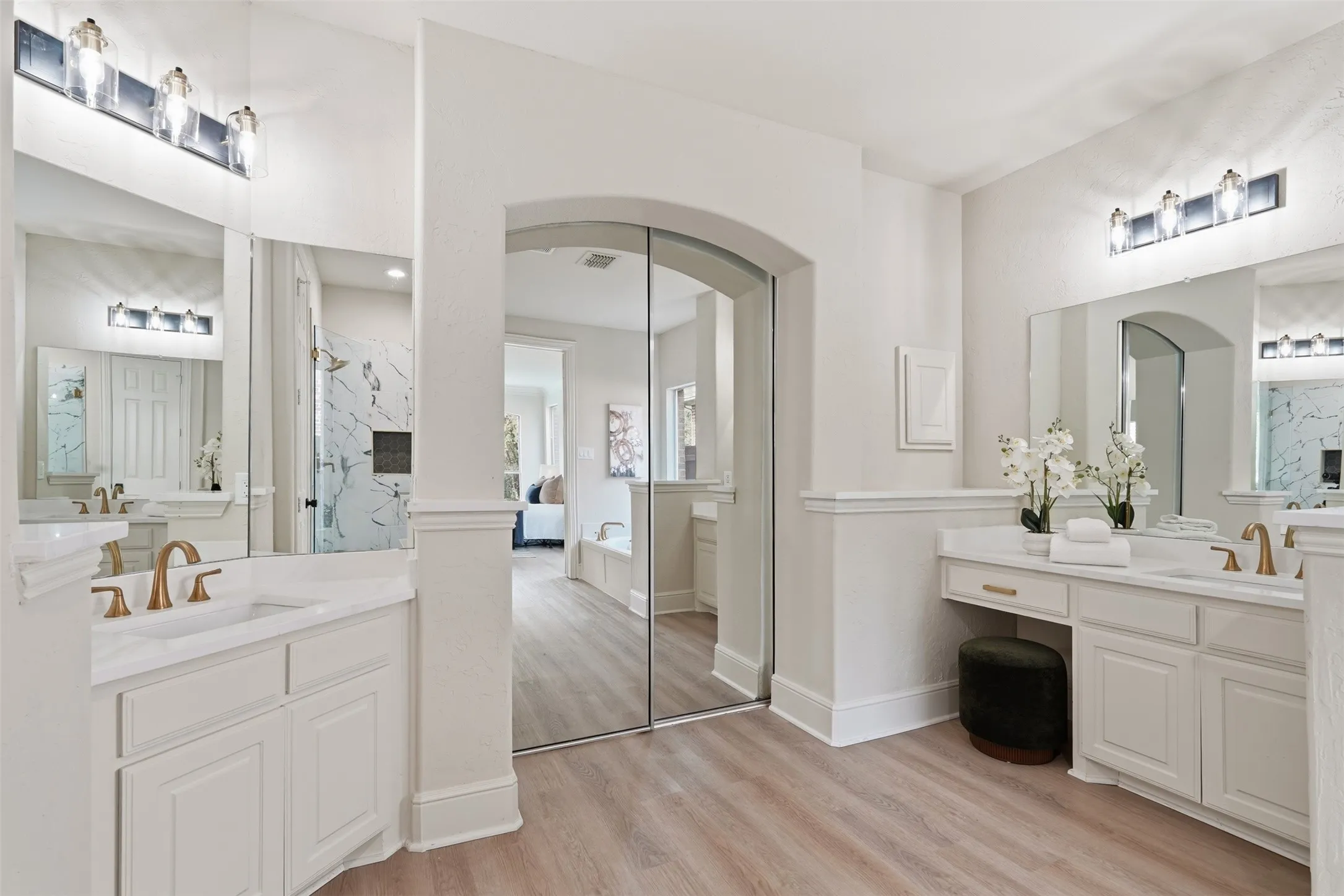 Single Family Residence For Sale in Dallas County , 1315 Valley Vista Drive, Irving, Texas 75063, 4 Bedroom, 3 Bathroom, 2 Garage spaces, 2,713 Sqft, built in 2006, mls#21371059, Real Estate Agent in Irving, Homes For Sale in Dallas county, Homes For Sale in Irving, Realtor in Irving Texas, Real Estate Brokerage Independent Realty Texas, Luminita Cordes Realtor
