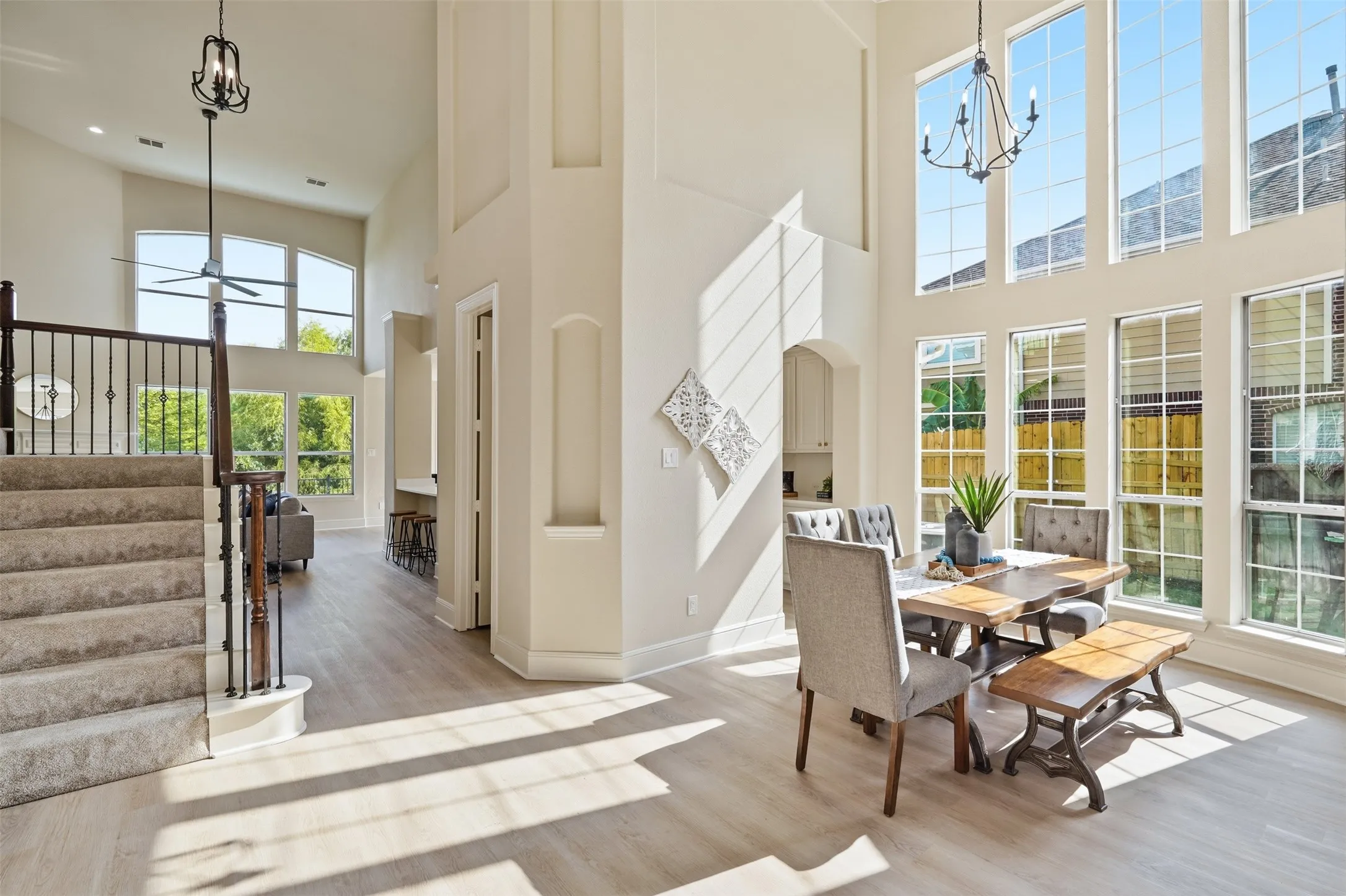 Single Family Residence For Sale in Dallas County , 1315 Valley Vista Drive, Irving, Texas 75063, 4 Bedroom, 3 Bathroom, 2 Garage spaces, 2,713 Sqft, built in 2006, mls#21371059, Real Estate Agent in Irving, Homes For Sale in Dallas county, Homes For Sale in Irving, Realtor in Irving Texas, Real Estate Brokerage Independent Realty Texas, Luminita Cordes Realtor