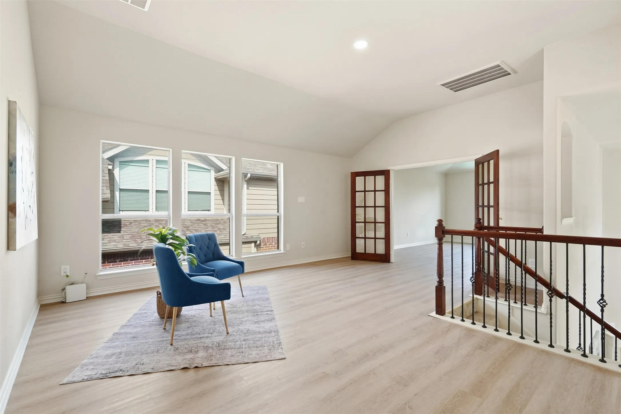 Single Family Residence For Sale in Dallas County , 1315 Valley Vista Drive, Irving, Texas 75063, 4 Bedroom, 3 Bathroom, 2 Garage spaces, 2,713 Sqft, built in 2006, mls#21371059, Real Estate Agent in Irving, Homes For Sale in Dallas county, Homes For Sale in Irving, Realtor in Irving Texas, Real Estate Brokerage Independent Realty Texas, Luminita Cordes Realtor
