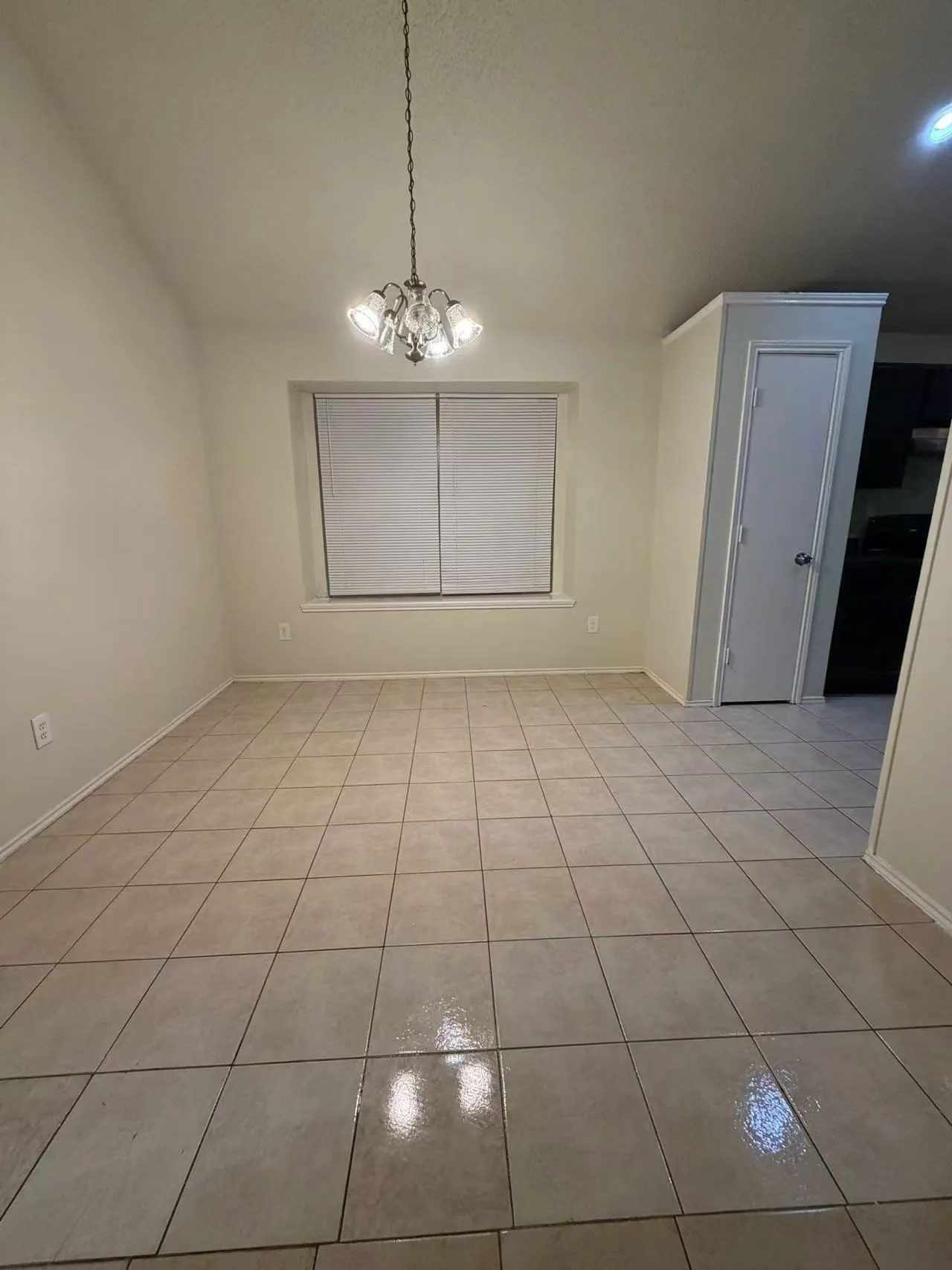 Single Family Residence For Rent in Dallas County , 1607 Windmill Lane, Mesquite, Texas 75149, 3 Bedroom, 2 Bathroom, 2 Garage spaces, 1,336 Sqft, built in 1985, mls#21371186, Real Estate Agent in Mesquite, Homes For Rent in Dallas county, Homes For Rent in Mesquite, Realtor in Mesquite Texas, Real Estate Brokerage Independent Realty Texas, Luminita Cordes Realtor