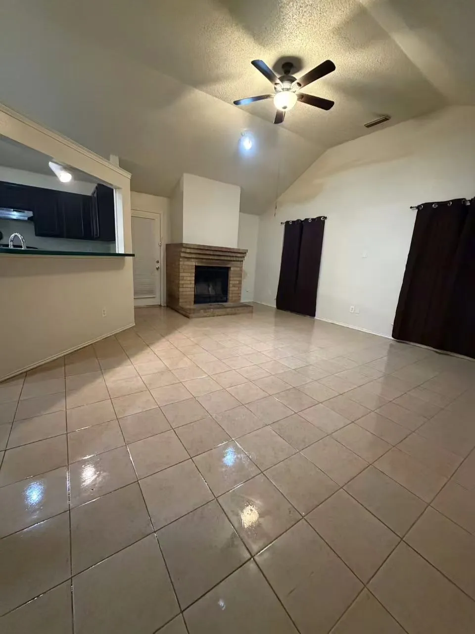 Single Family Residence For Rent in Dallas County , 1607 Windmill Lane, Mesquite, Texas 75149, 3 Bedroom, 2 Bathroom, 2 Garage spaces, 1,336 Sqft, built in 1985, mls#21371186, Real Estate Agent in Mesquite, Homes For Rent in Dallas county, Homes For Rent in Mesquite, Realtor in Mesquite Texas, Real Estate Brokerage Independent Realty Texas, Luminita Cordes Realtor