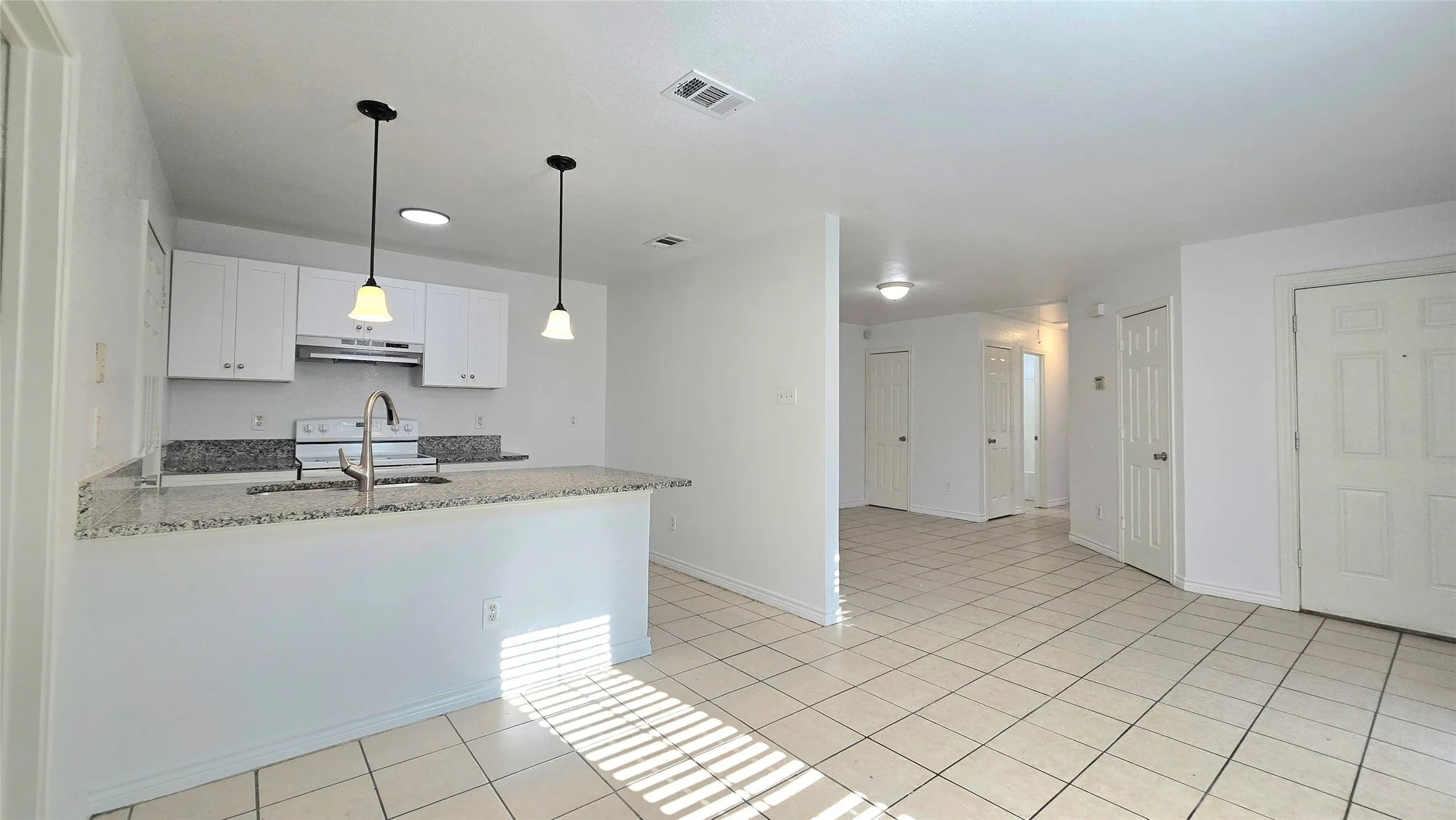 Duplex For Rent in Tarrant County , 5017 Chapman Street 5017, Fort Worth, Texas 76105, 4 Bedroom, 2 Bathroom, Garage spaces, 1,146 Sqft, built in 2006, mls#21371191, Real Estate Agent in Fort Worth, Homes For Rent in Tarrant county, Homes For Rent in Fort Worth, Realtor in Fort Worth Texas, Real Estate Brokerage Independent Realty Texas, Luminita Cordes Realtor