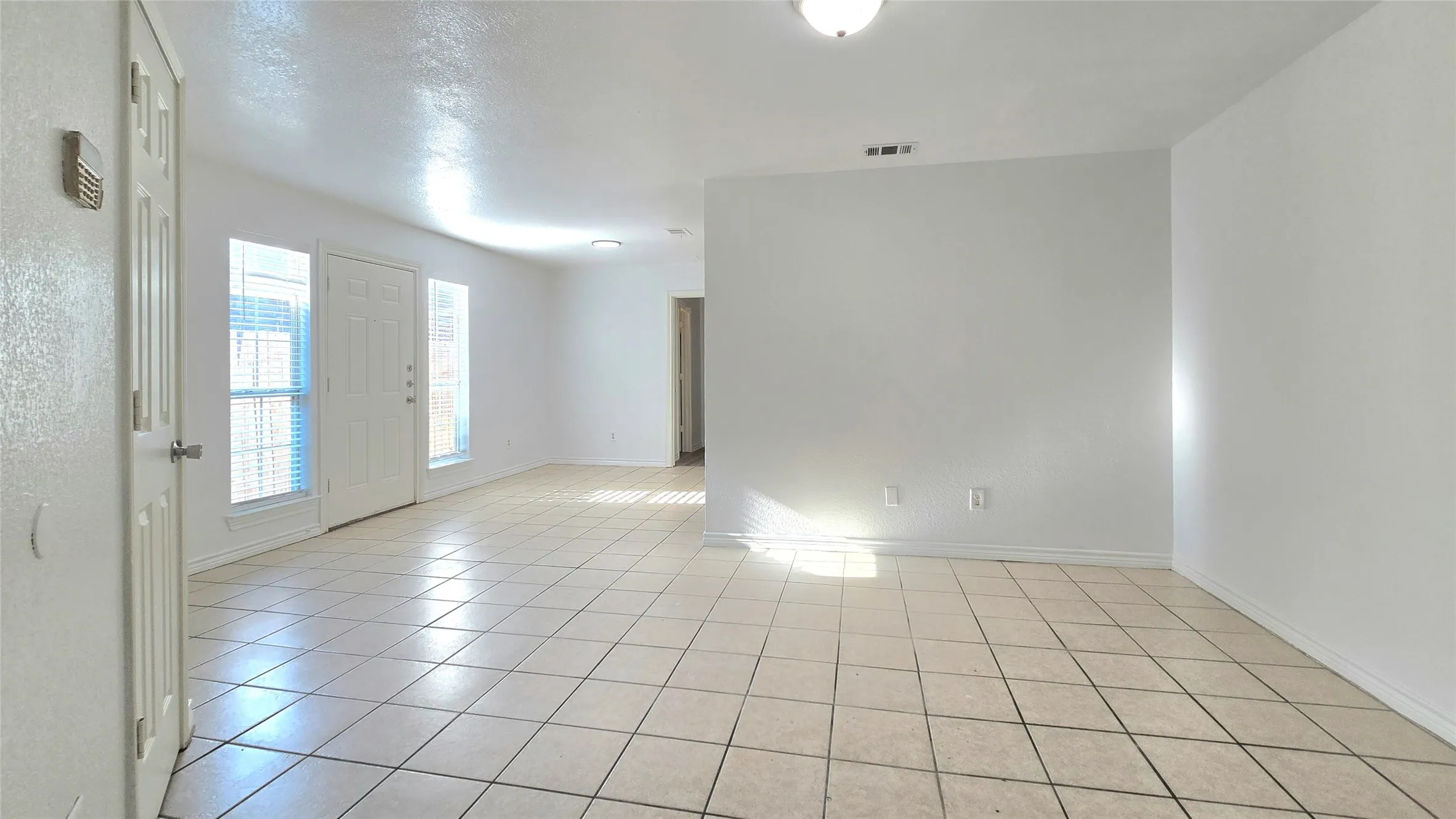 Duplex For Rent in Tarrant County , 5017 Chapman Street 5017, Fort Worth, Texas 76105, 4 Bedroom, 2 Bathroom, Garage spaces, 1,146 Sqft, built in 2006, mls#21371191, Real Estate Agent in Fort Worth, Homes For Rent in Tarrant county, Homes For Rent in Fort Worth, Realtor in Fort Worth Texas, Real Estate Brokerage Independent Realty Texas, Luminita Cordes Realtor