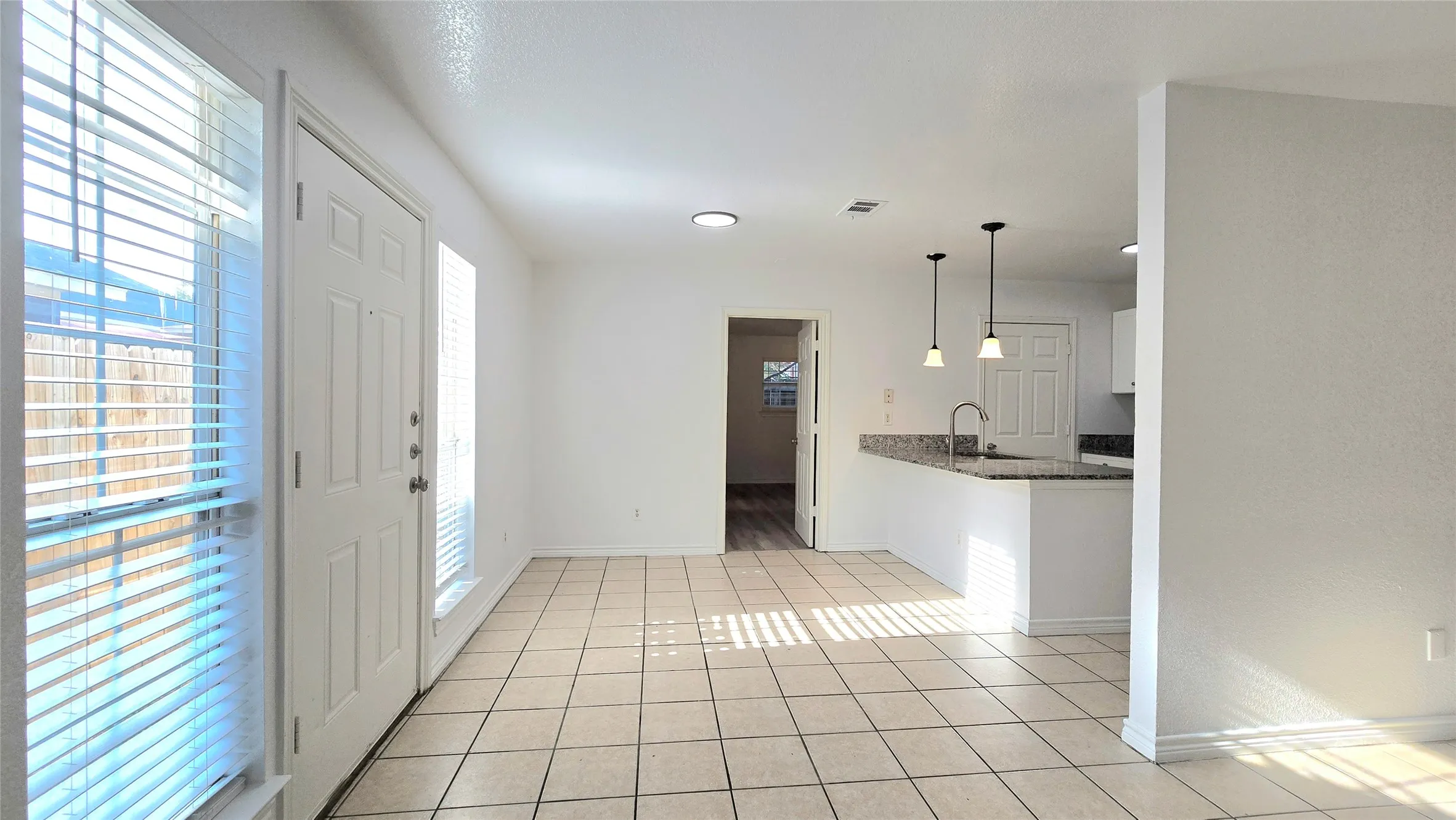 Duplex For Rent in Tarrant County , 5017 Chapman Street 5017, Fort Worth, Texas 76105, 4 Bedroom, 2 Bathroom, Garage spaces, 1,146 Sqft, built in 2006, mls#21371191, Real Estate Agent in Fort Worth, Homes For Rent in Tarrant county, Homes For Rent in Fort Worth, Realtor in Fort Worth Texas, Real Estate Brokerage Independent Realty Texas, Luminita Cordes Realtor