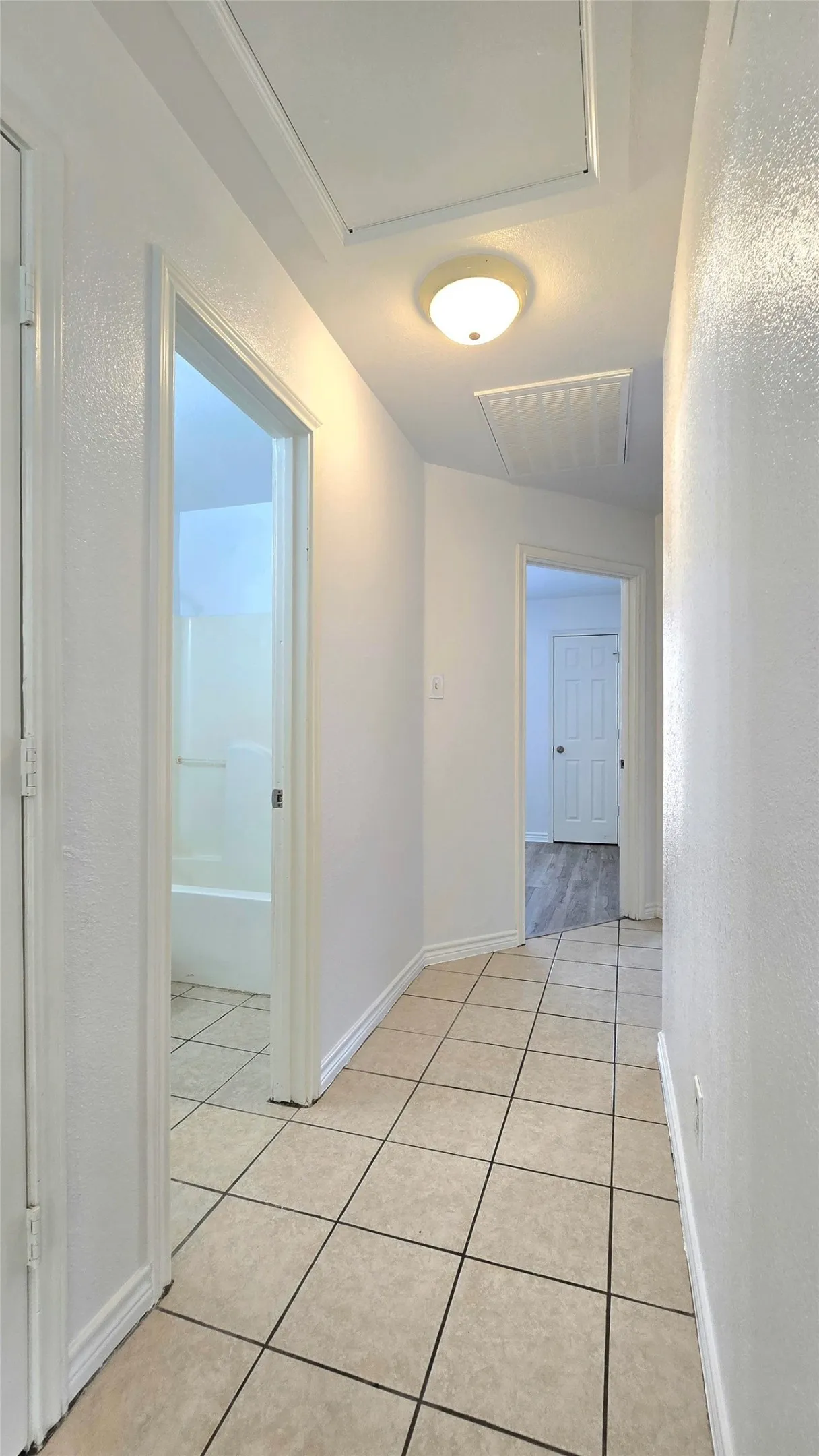 Duplex For Rent in Tarrant County , 5017 Chapman Street 5017, Fort Worth, Texas 76105, 4 Bedroom, 2 Bathroom, Garage spaces, 1,146 Sqft, built in 2006, mls#21371191, Real Estate Agent in Fort Worth, Homes For Rent in Tarrant county, Homes For Rent in Fort Worth, Realtor in Fort Worth Texas, Real Estate Brokerage Independent Realty Texas, Luminita Cordes Realtor