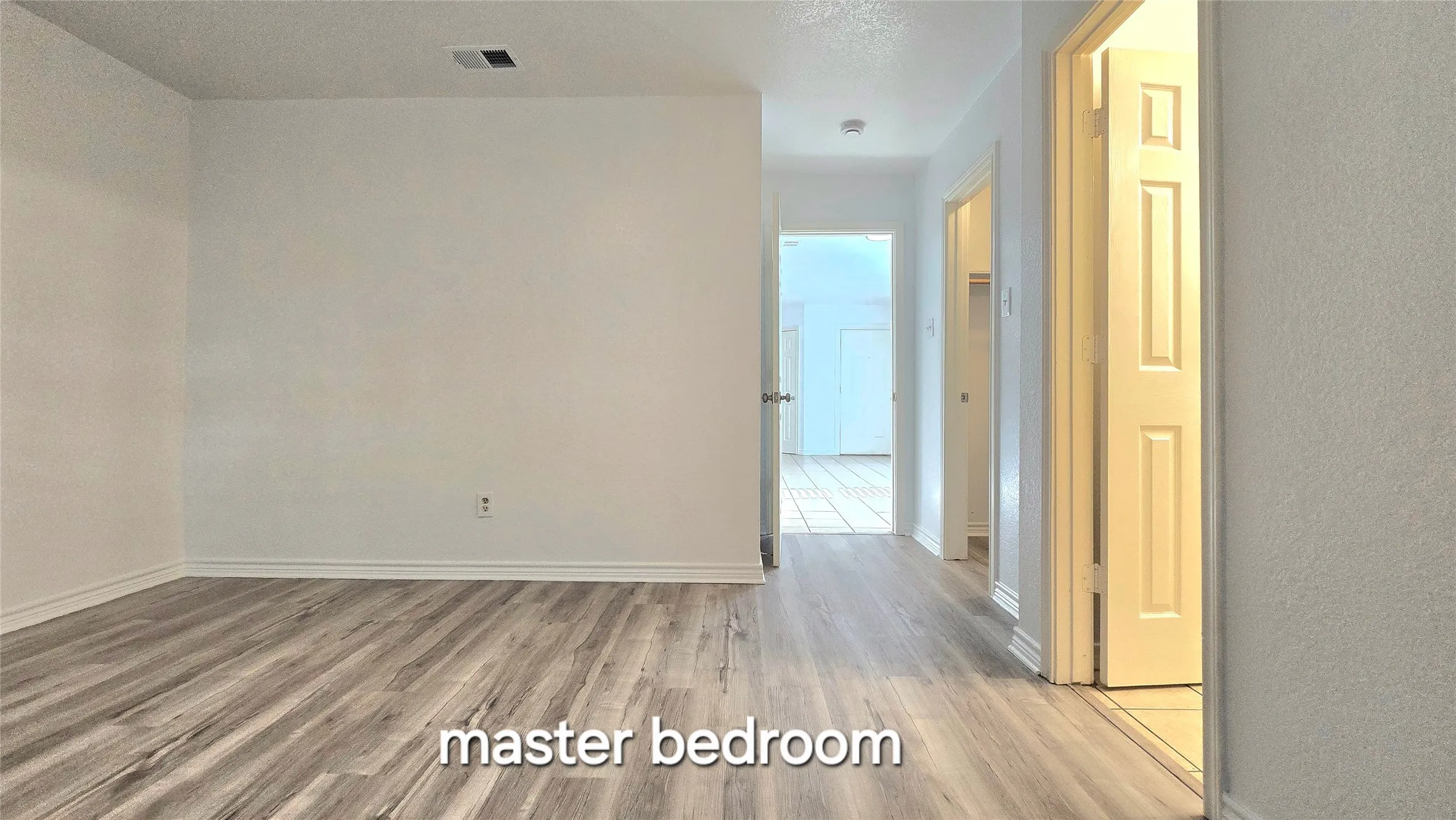 Duplex For Rent in Tarrant County , 5017 Chapman Street 5017, Fort Worth, Texas 76105, 4 Bedroom, 2 Bathroom, Garage spaces, 1,146 Sqft, built in 2006, mls#21371191, Real Estate Agent in Fort Worth, Homes For Rent in Tarrant county, Homes For Rent in Fort Worth, Realtor in Fort Worth Texas, Real Estate Brokerage Independent Realty Texas, Luminita Cordes Realtor
