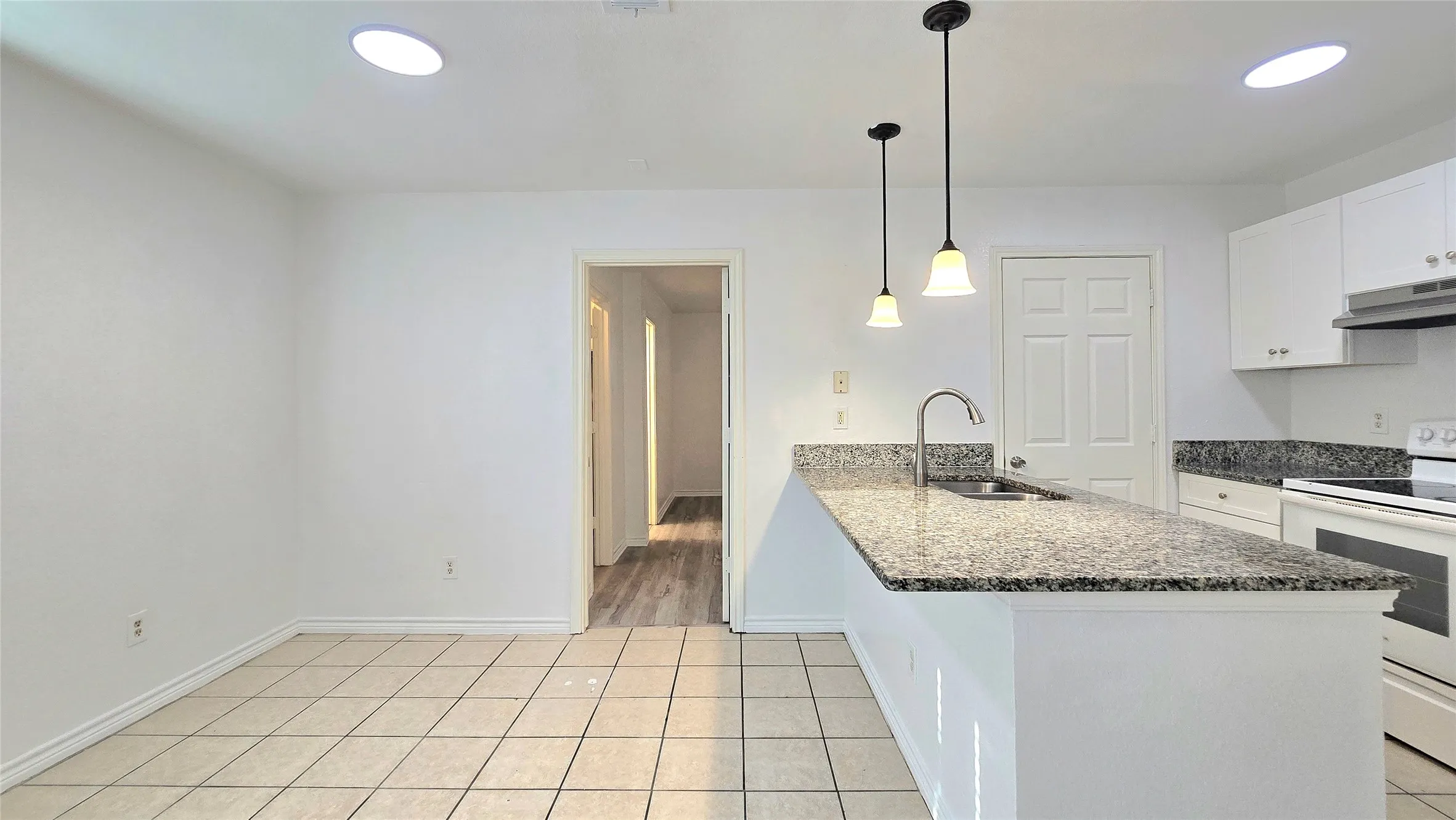 Duplex For Rent in Tarrant County , 5017 Chapman Street 5017, Fort Worth, Texas 76105, 4 Bedroom, 2 Bathroom, Garage spaces, 1,146 Sqft, built in 2006, mls#21371191, Real Estate Agent in Fort Worth, Homes For Rent in Tarrant county, Homes For Rent in Fort Worth, Realtor in Fort Worth Texas, Real Estate Brokerage Independent Realty Texas, Luminita Cordes Realtor