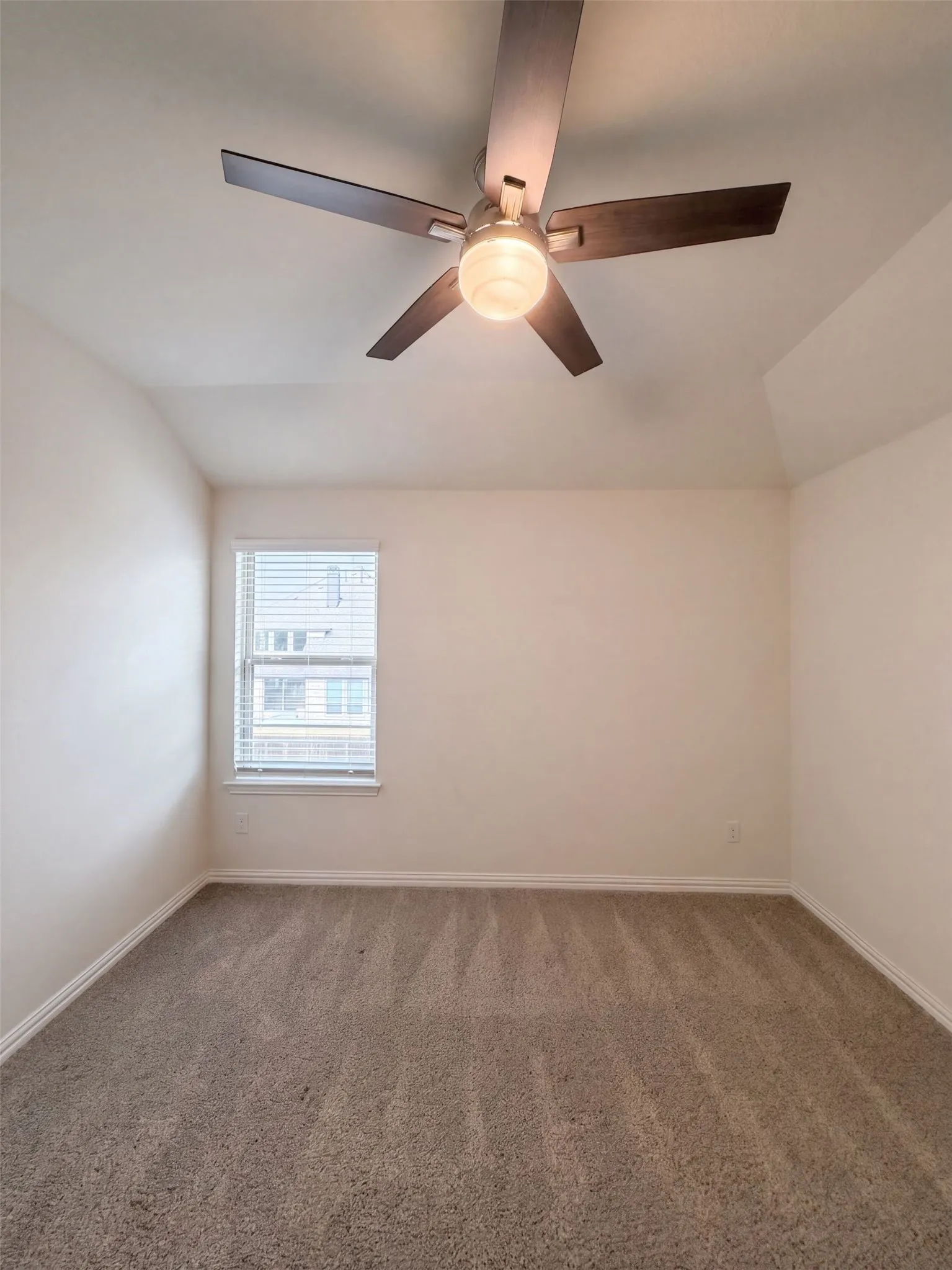 Single Family Residence For Sale in Denton County , 1421 Prairie Lake Court, Lewisville, Texas 75010, 4 Bedroom, 4 Bathroom, 2 Garage spaces, 2,704 Sqft, built in 2018, mls#21371181, Real Estate Agent in Lewisville, Homes For Sale in Denton county, Homes For Sale in Lewisville, Realtor in Lewisville Texas, Real Estate Brokerage Independent Realty Texas, Luminita Cordes Realtor