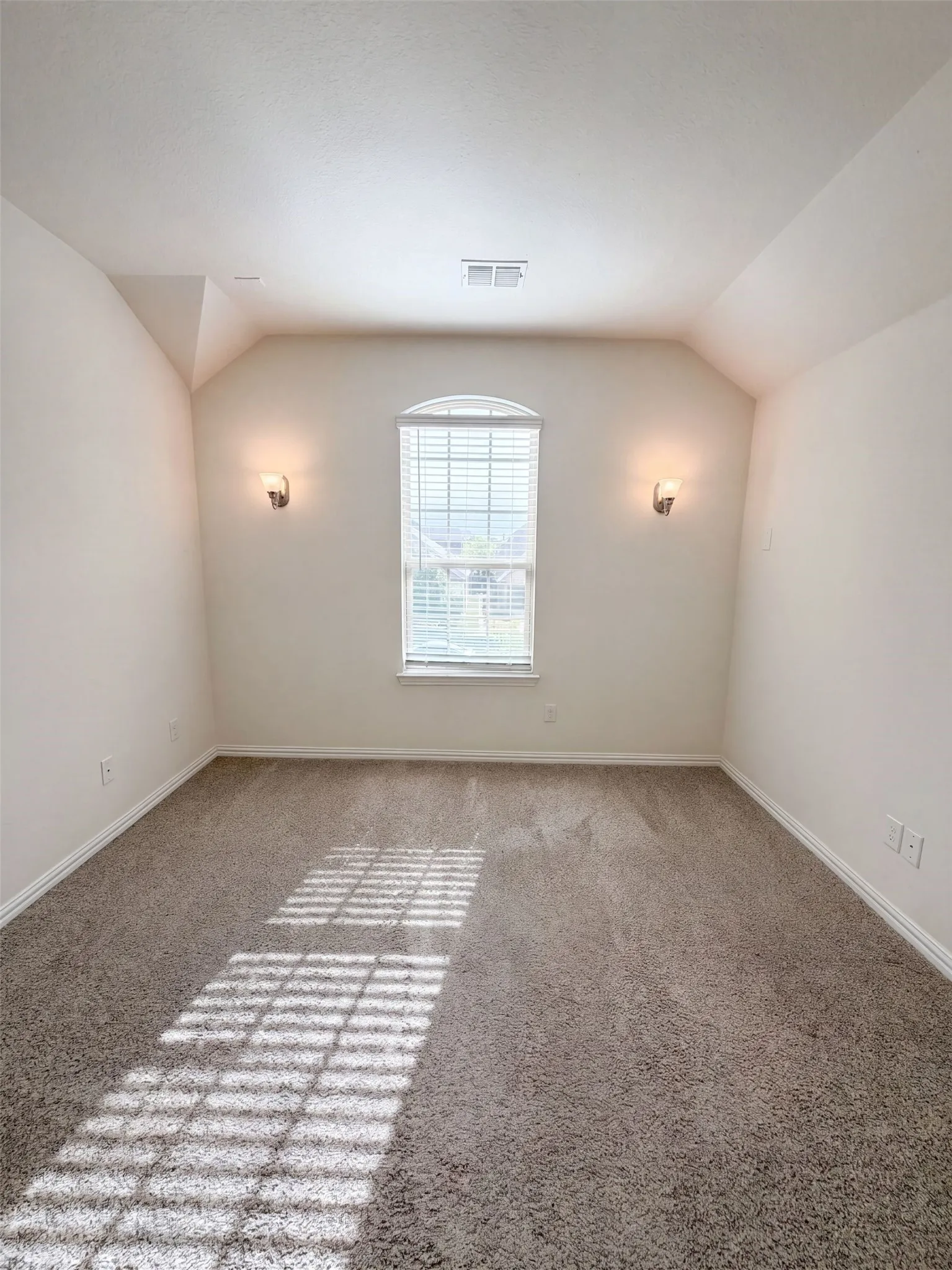 Single Family Residence For Sale in Denton County , 1421 Prairie Lake Court, Lewisville, Texas 75010, 4 Bedroom, 4 Bathroom, 2 Garage spaces, 2,704 Sqft, built in 2018, mls#21371181, Real Estate Agent in Lewisville, Homes For Sale in Denton county, Homes For Sale in Lewisville, Realtor in Lewisville Texas, Real Estate Brokerage Independent Realty Texas, Luminita Cordes Realtor
