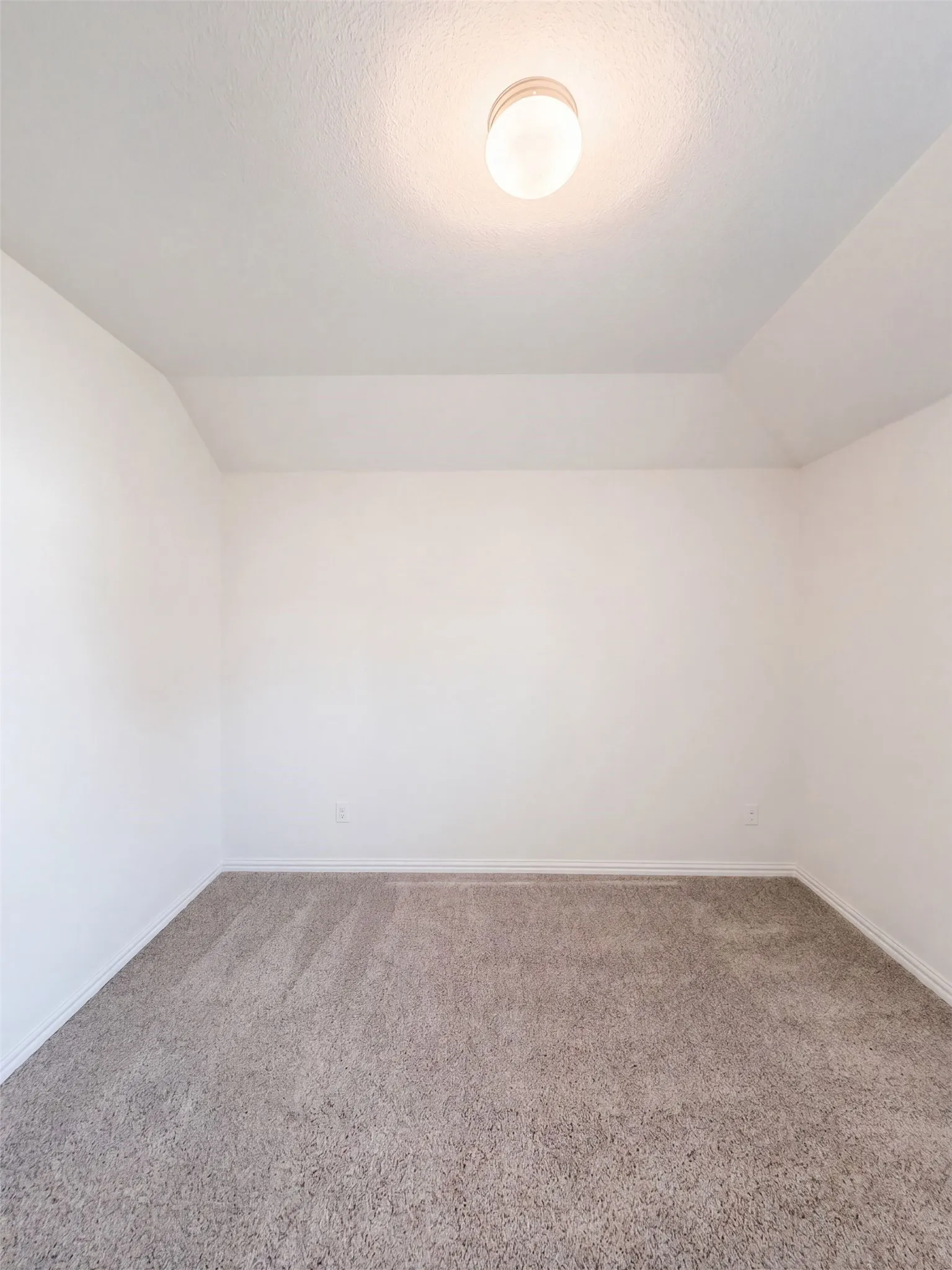 Single Family Residence For Sale in Denton County , 1421 Prairie Lake Court, Lewisville, Texas 75010, 4 Bedroom, 4 Bathroom, 2 Garage spaces, 2,704 Sqft, built in 2018, mls#21371181, Real Estate Agent in Lewisville, Homes For Sale in Denton county, Homes For Sale in Lewisville, Realtor in Lewisville Texas, Real Estate Brokerage Independent Realty Texas, Luminita Cordes Realtor