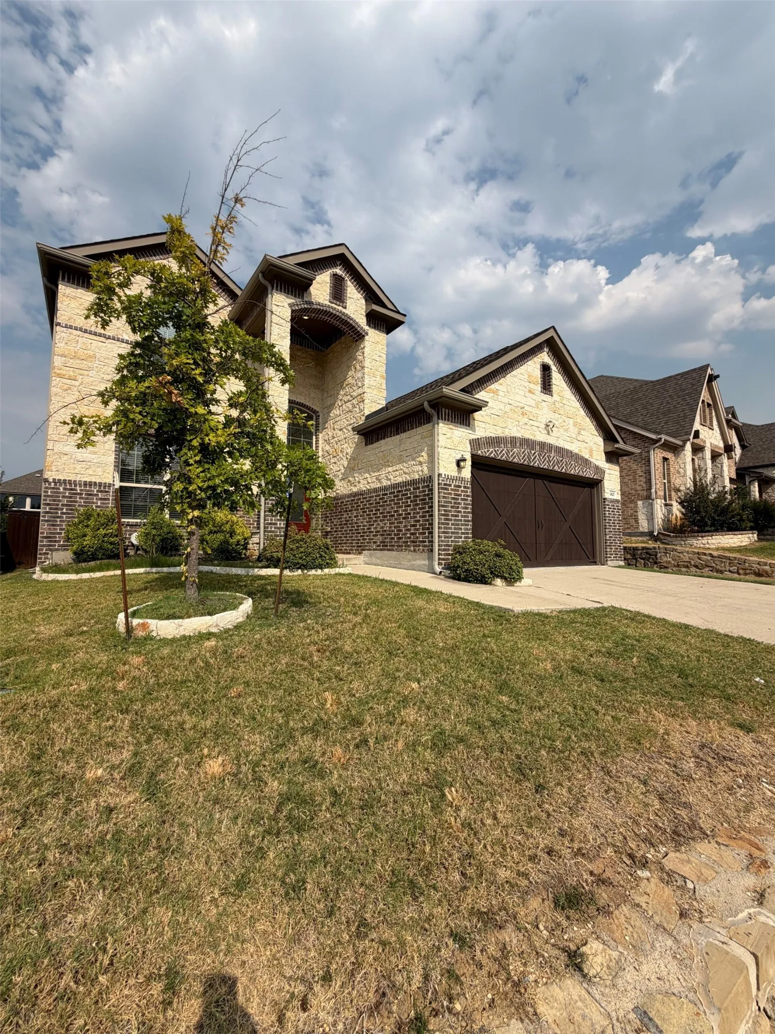 Single Family Residence For Sale in Denton County , 1421 Prairie Lake Court, Lewisville, Texas 75010, 4 Bedroom, 4 Bathroom, 2 Garage spaces, 2,704 Sqft, built in 2018, mls#21371181, Real Estate Agent in Lewisville, Homes For Sale in Denton county, Homes For Sale in Lewisville, Realtor in Lewisville Texas, Real Estate Brokerage Independent Realty Texas, Luminita Cordes Realtor
