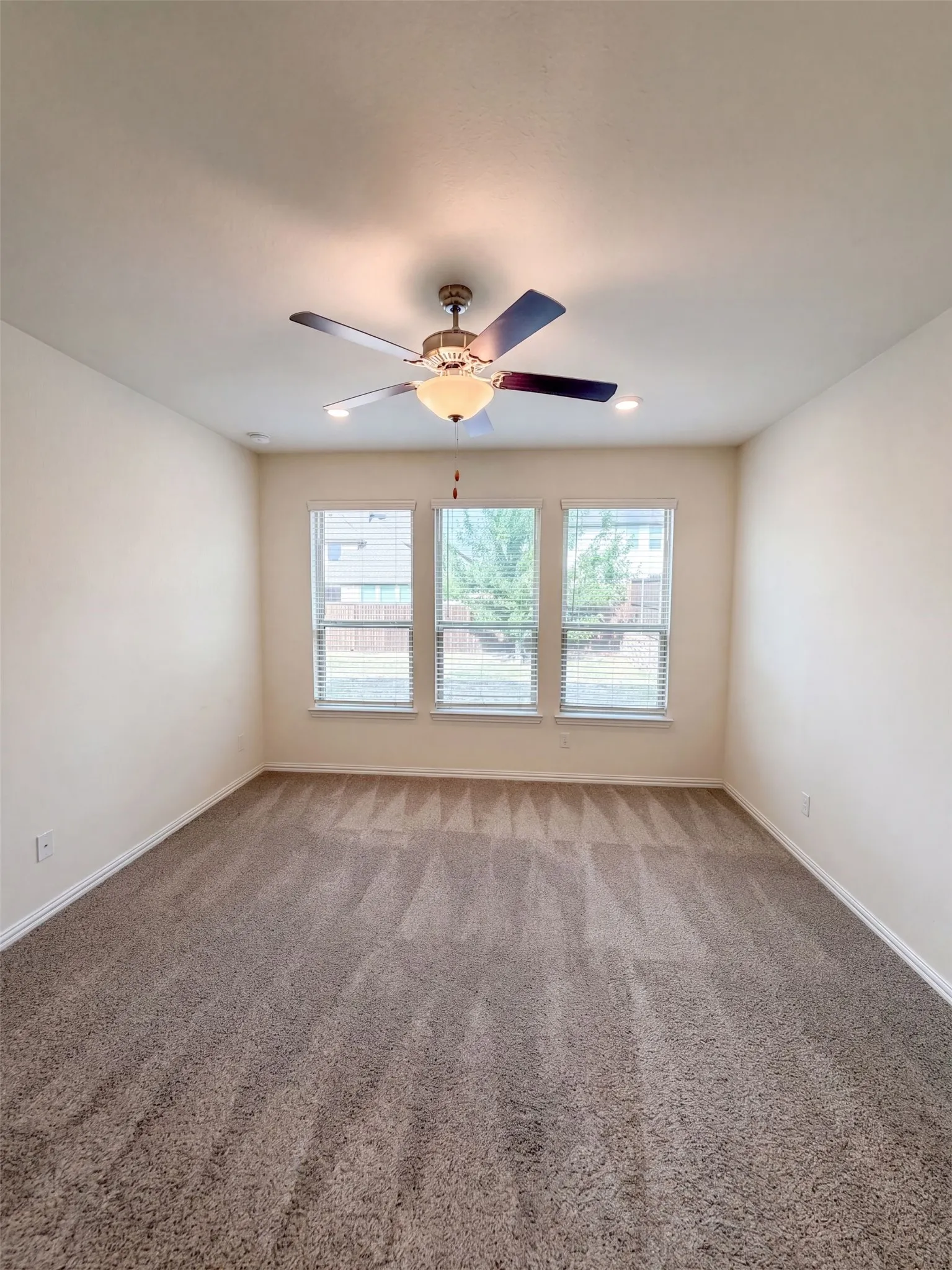 Single Family Residence For Sale in Denton County , 1421 Prairie Lake Court, Lewisville, Texas 75010, 4 Bedroom, 4 Bathroom, 2 Garage spaces, 2,704 Sqft, built in 2018, mls#21371181, Real Estate Agent in Lewisville, Homes For Sale in Denton county, Homes For Sale in Lewisville, Realtor in Lewisville Texas, Real Estate Brokerage Independent Realty Texas, Luminita Cordes Realtor